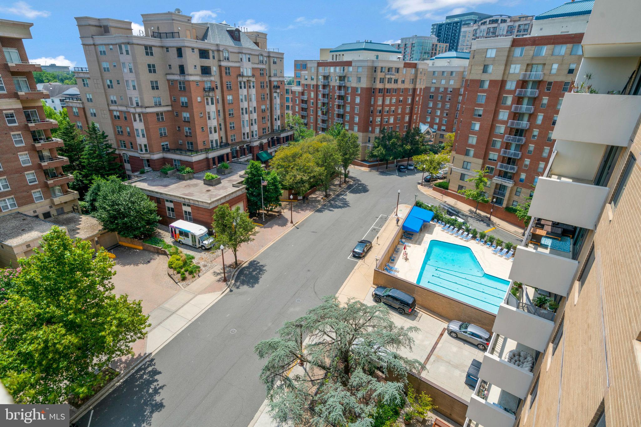 3800 FAIRFAX DRIVE Unit: 810