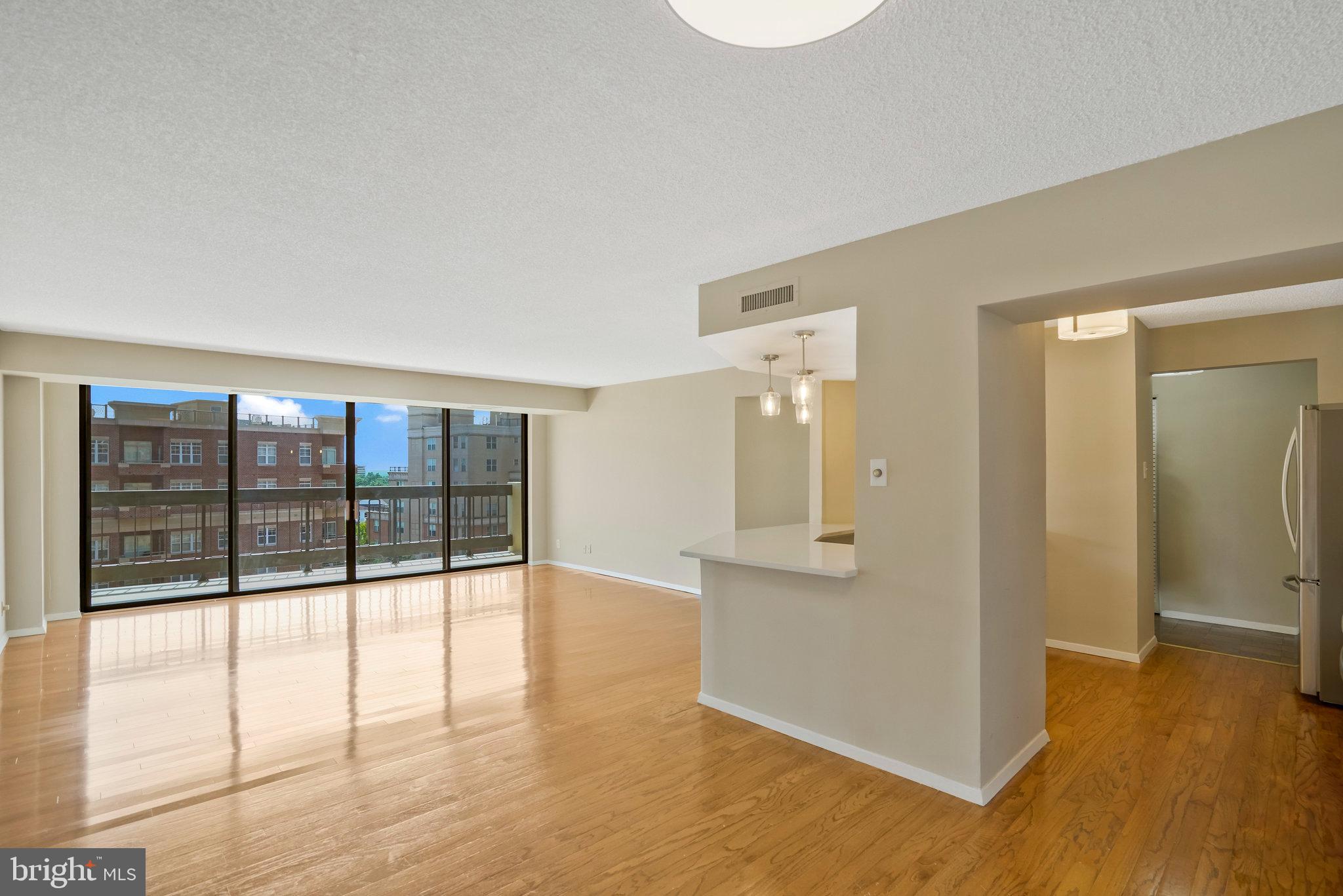 3800 FAIRFAX DRIVE Unit: 810