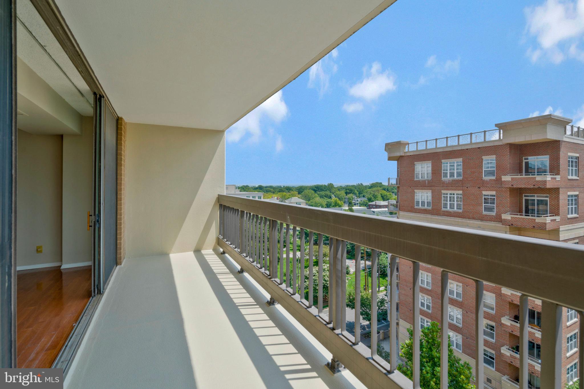 3800 FAIRFAX DRIVE Unit: 810