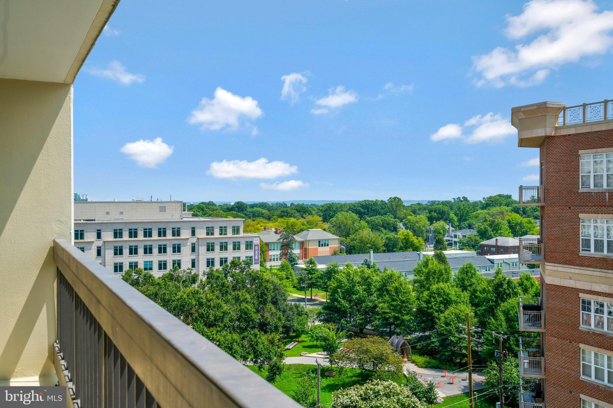 3800 FAIRFAX DRIVE Unit: 810