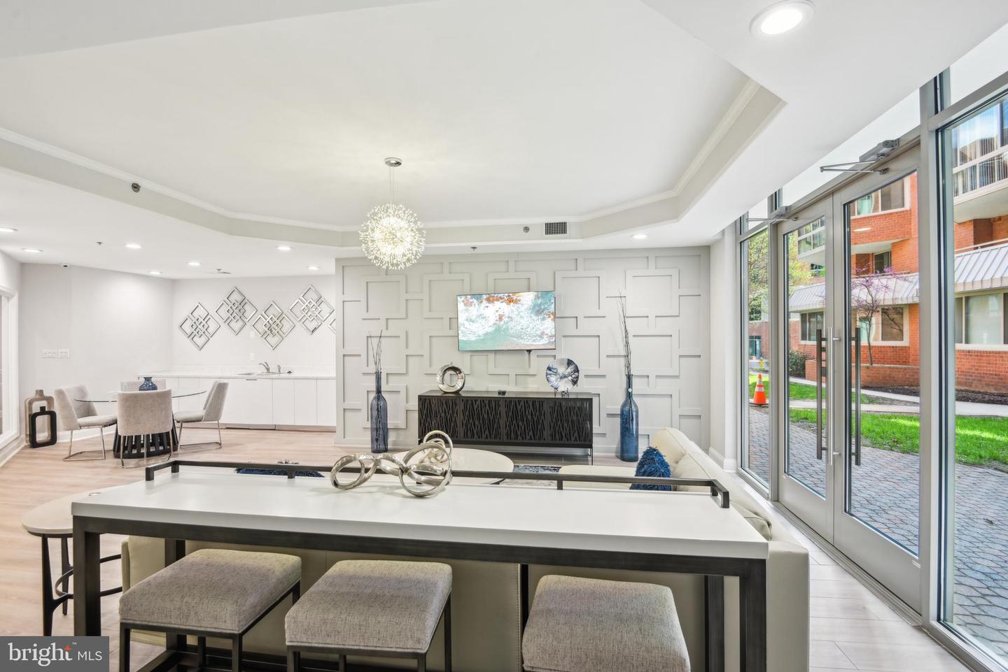1001 N Vermont St #608