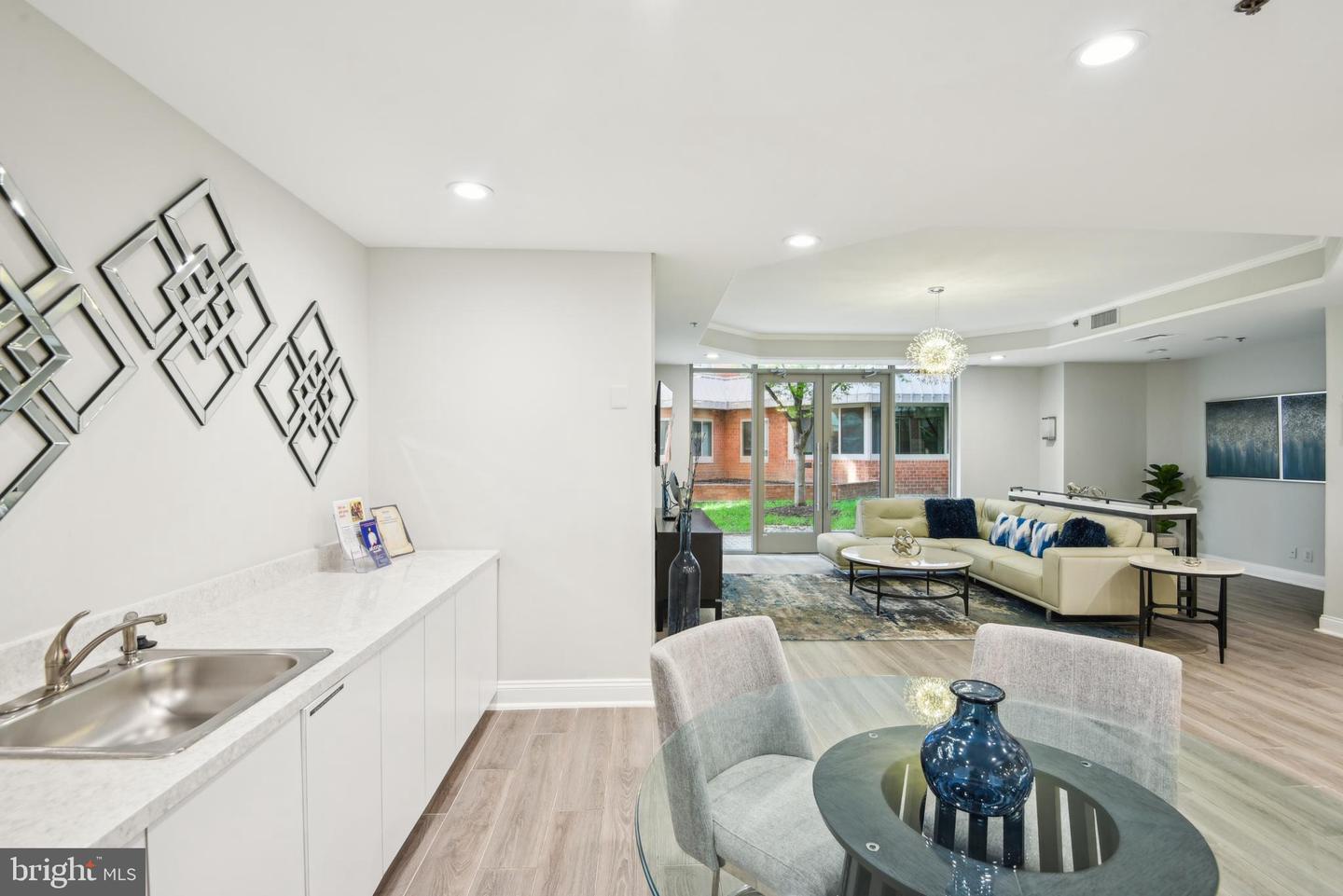 1001 N Vermont St #608