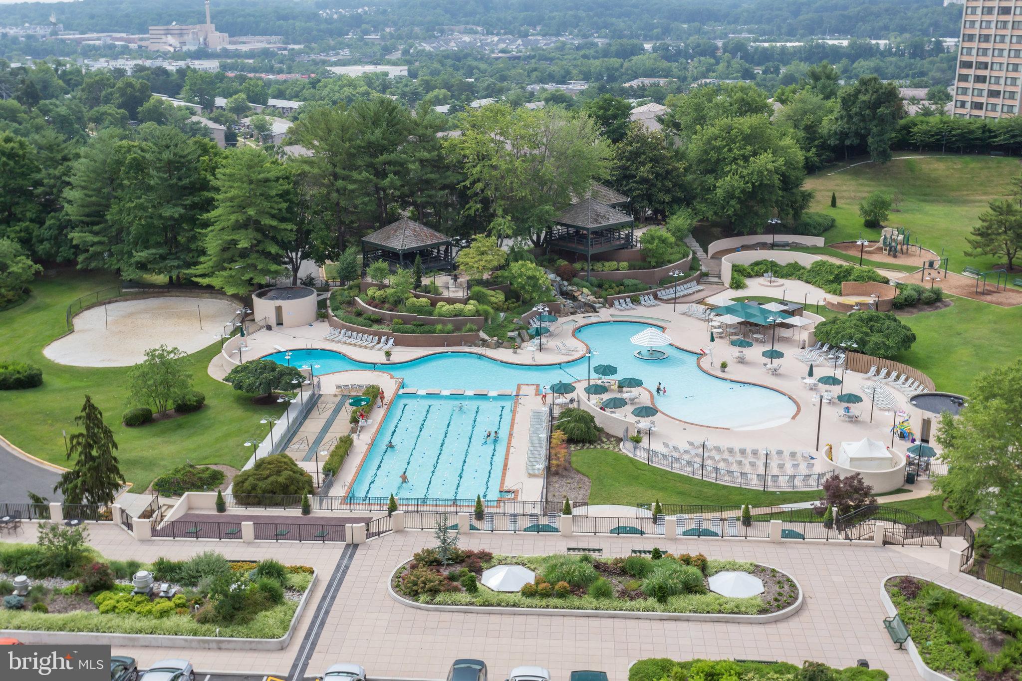 309 Yoakum PARKWAY Unit: 1609