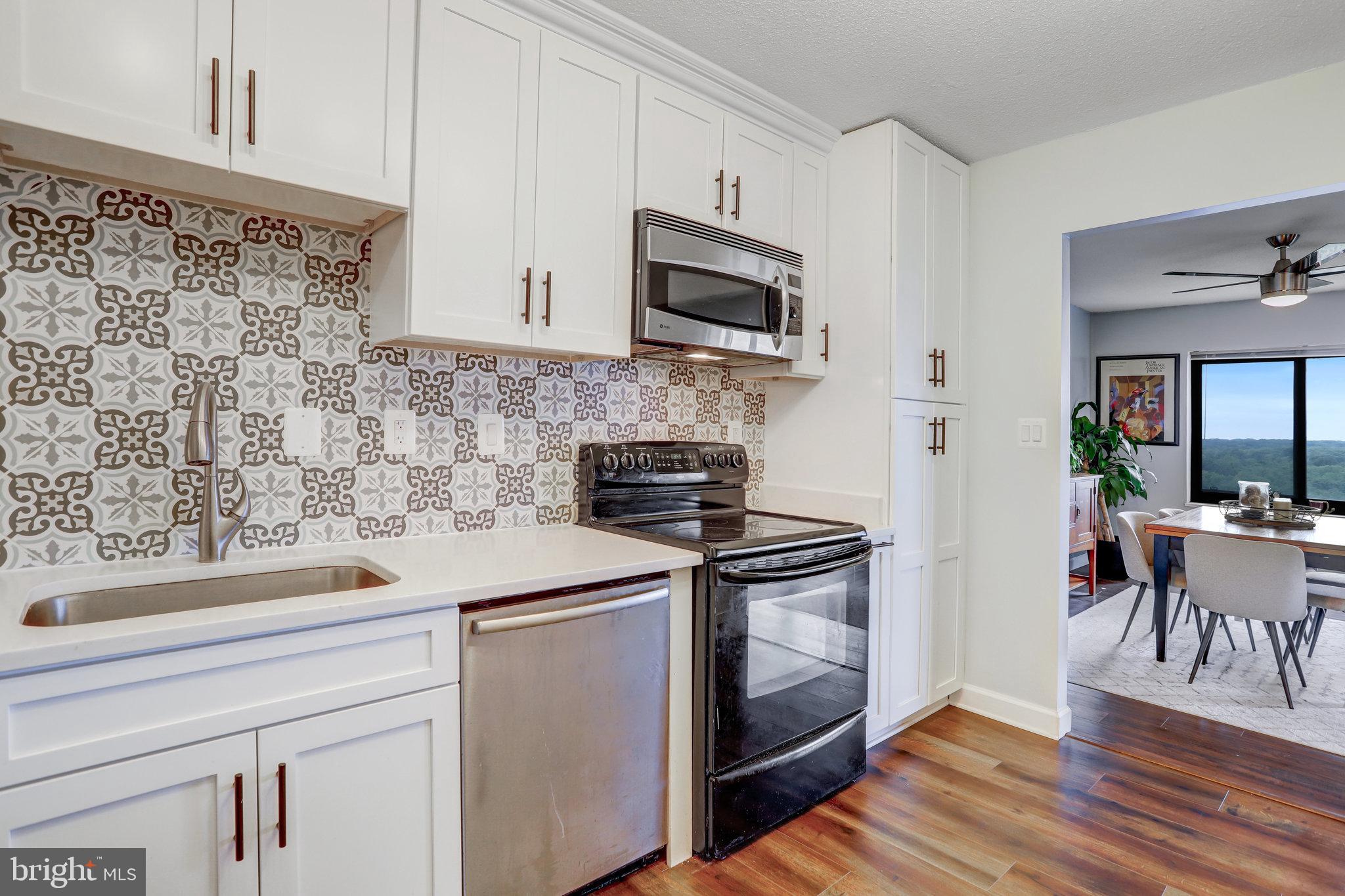 309 Yoakum PARKWAY Unit: 1609