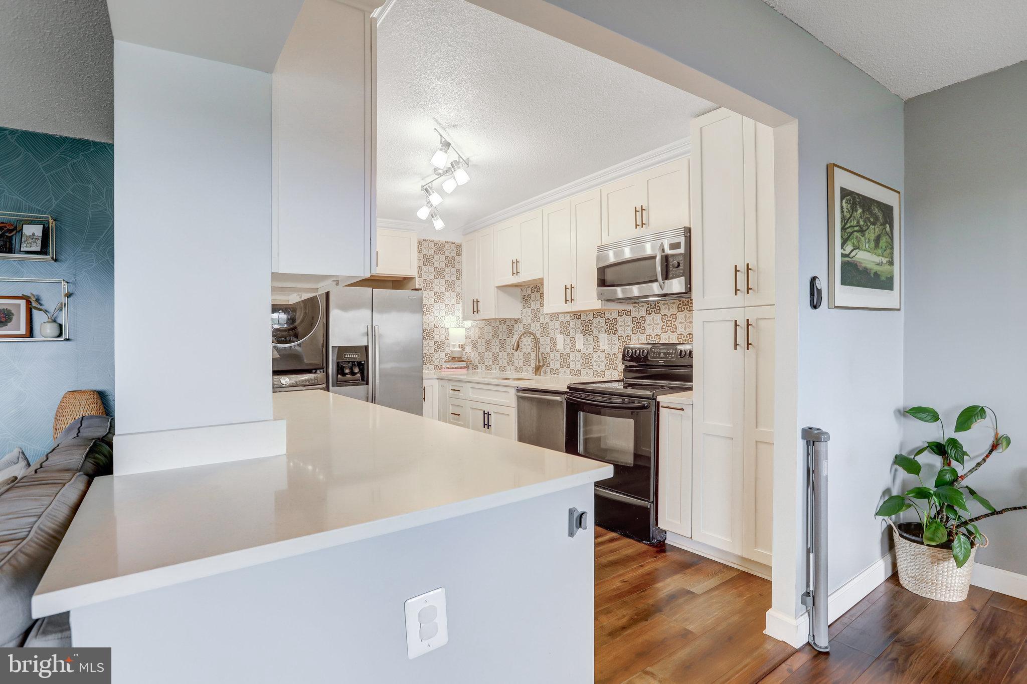 309 Yoakum PARKWAY Unit: 1609