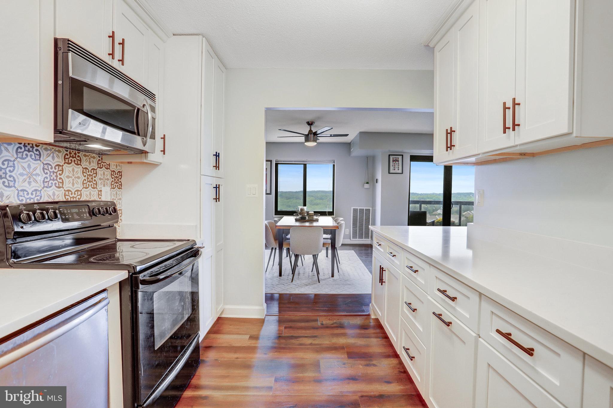 309 Yoakum PARKWAY Unit: 1609