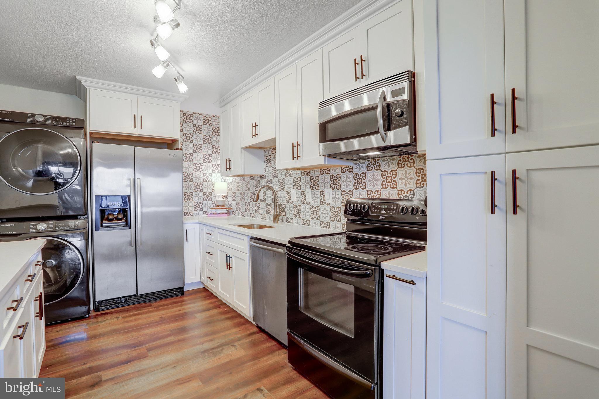 309 Yoakum PARKWAY Unit: 1609