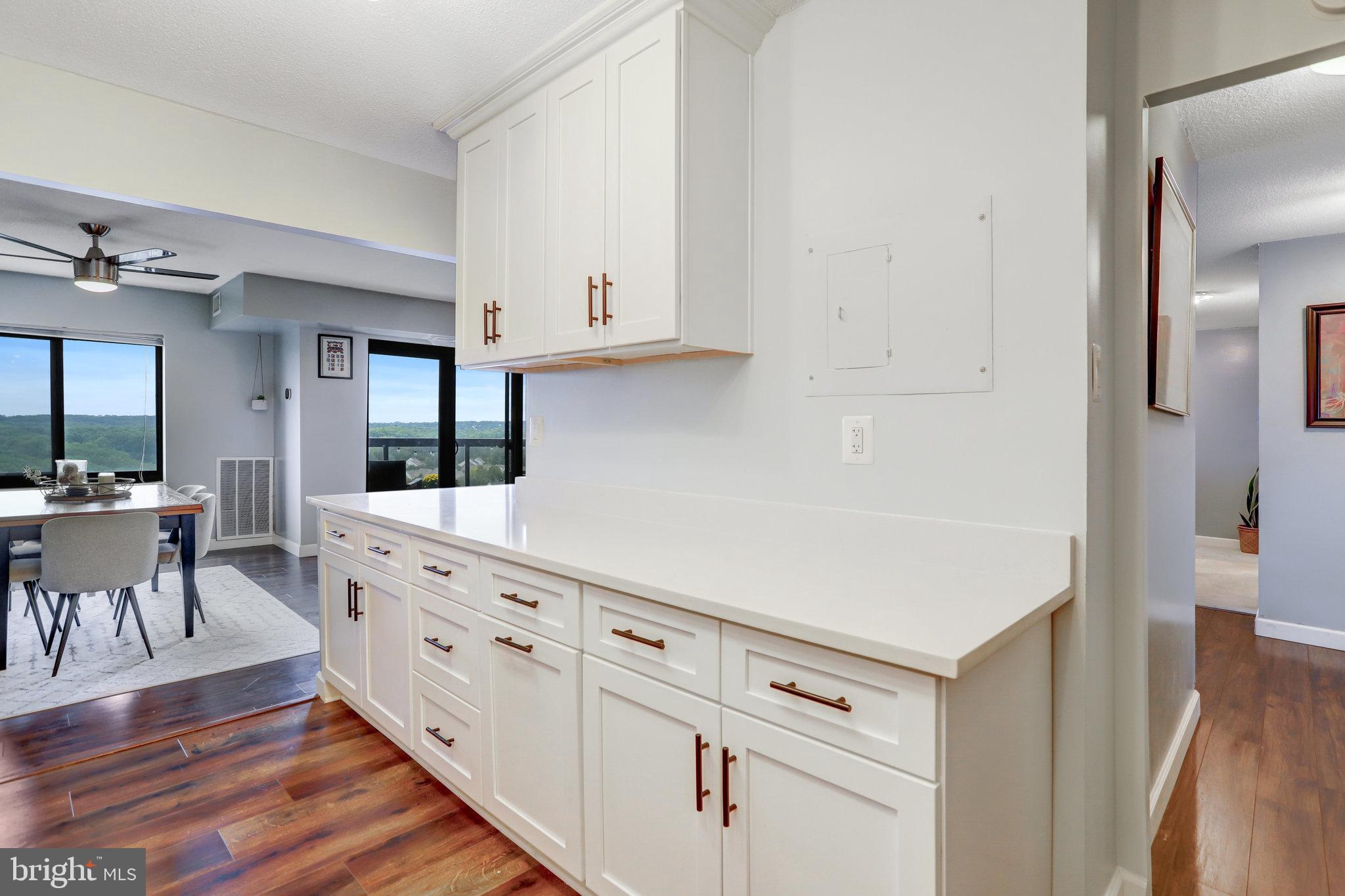 309 Yoakum PARKWAY Unit: 1609