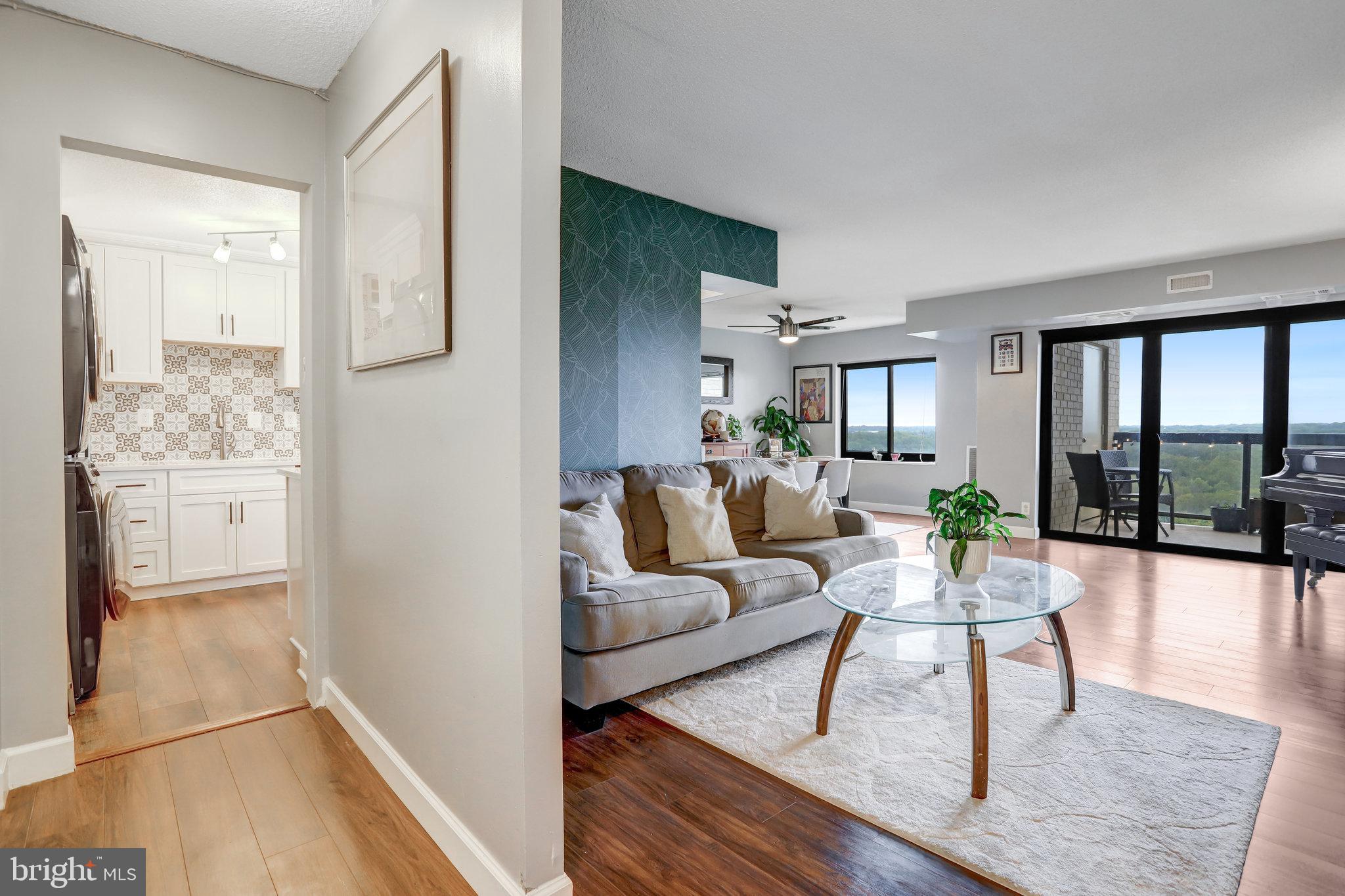 309 Yoakum PARKWAY Unit: 1609