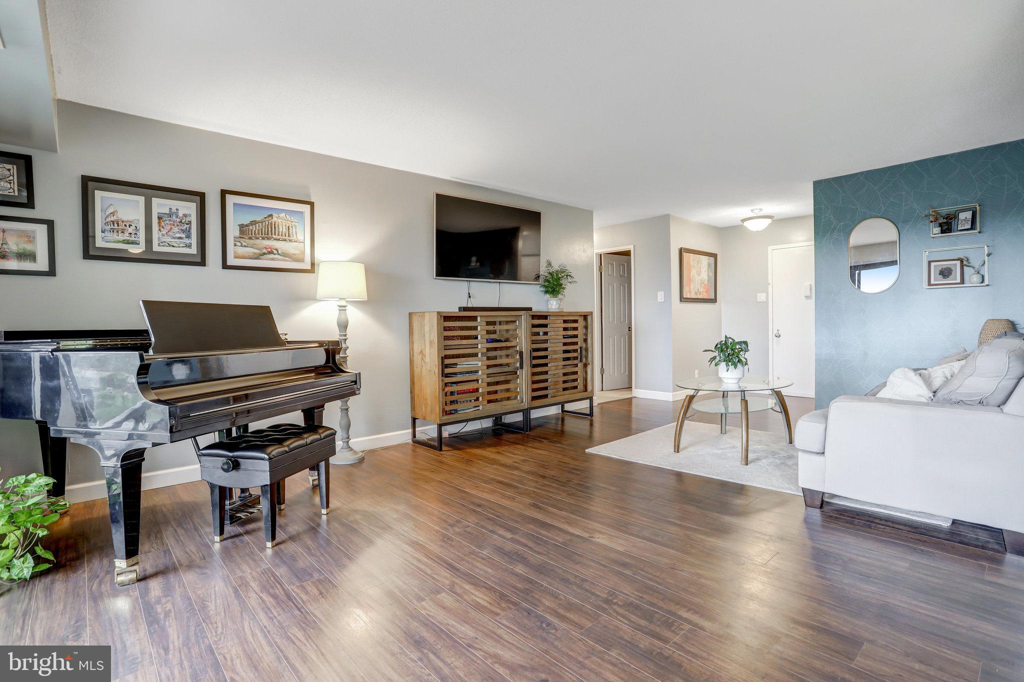 309 Yoakum PARKWAY Unit: 1609