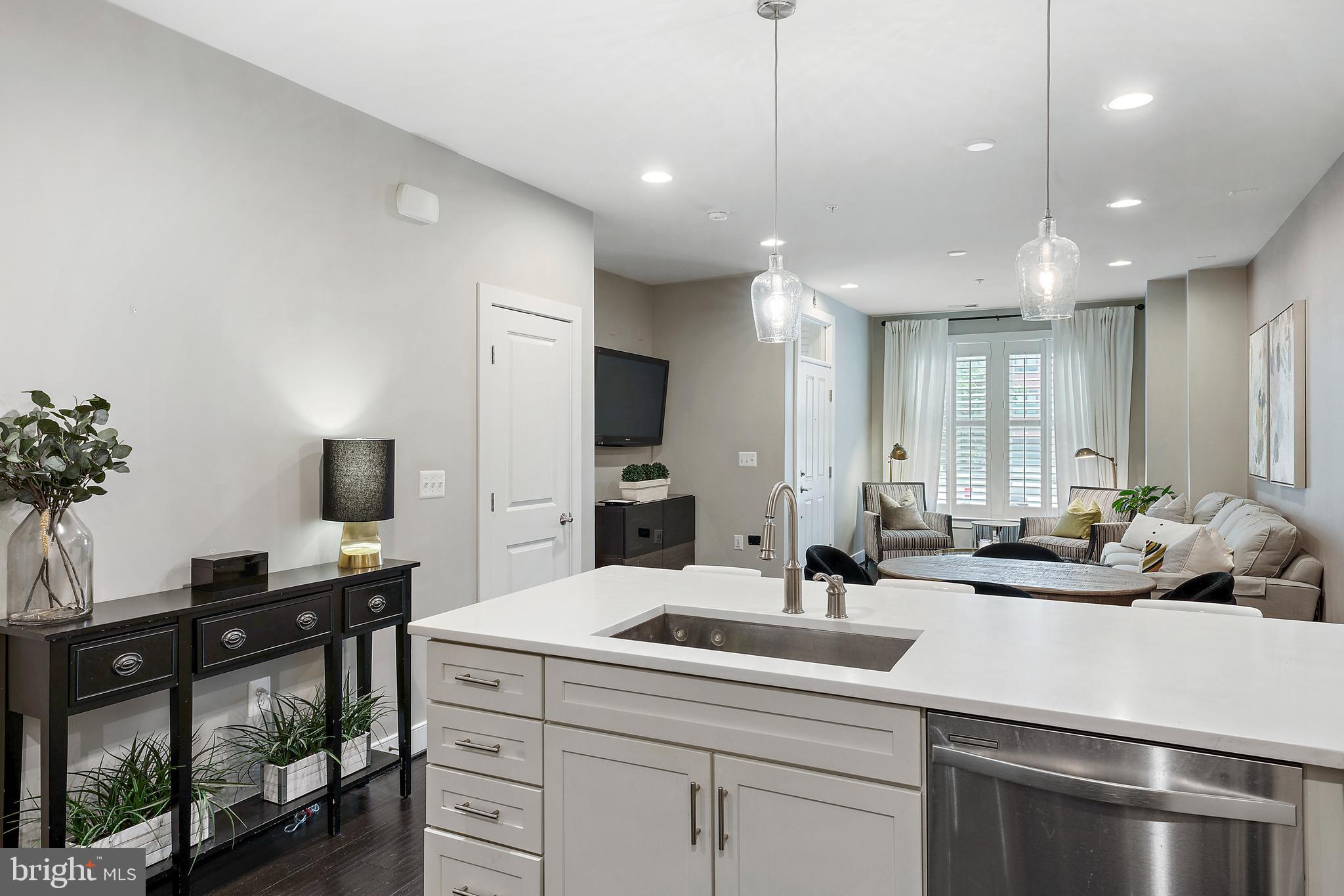 2109 Main Line Blvd #101