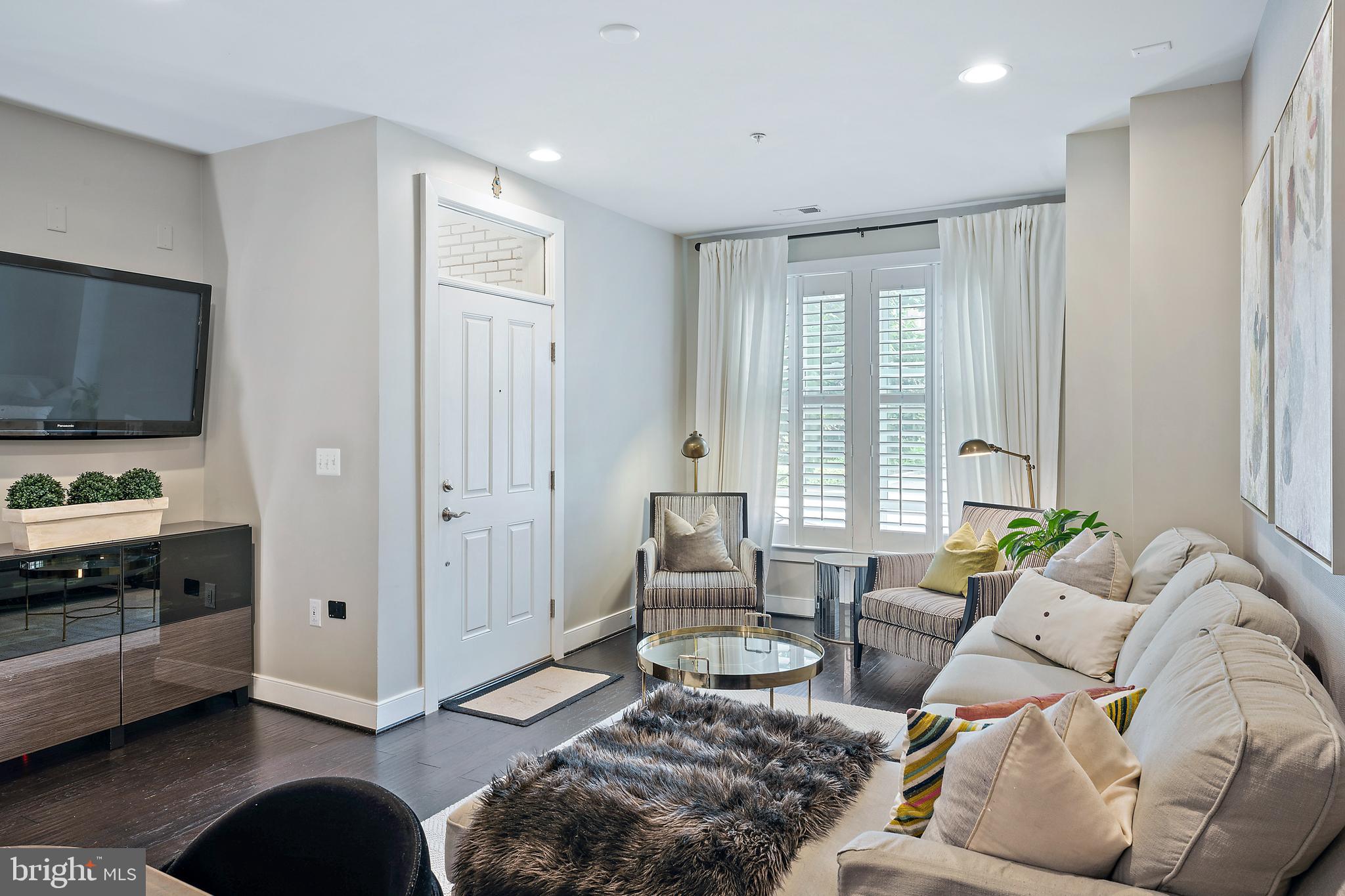 2109 Main Line Blvd #101