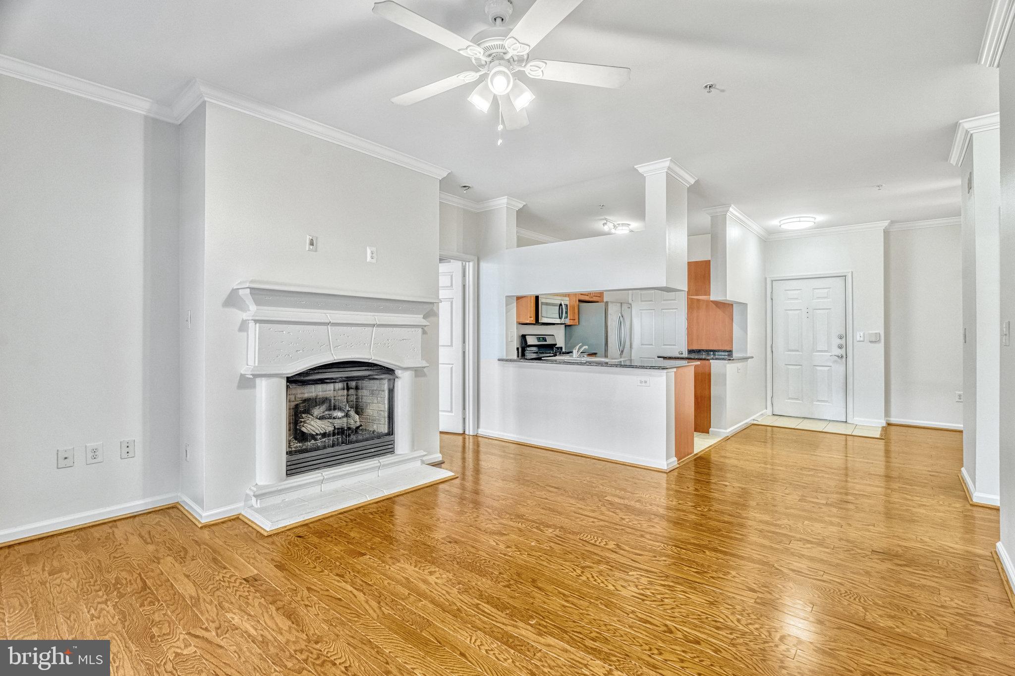12937 Centre Park Cir #104