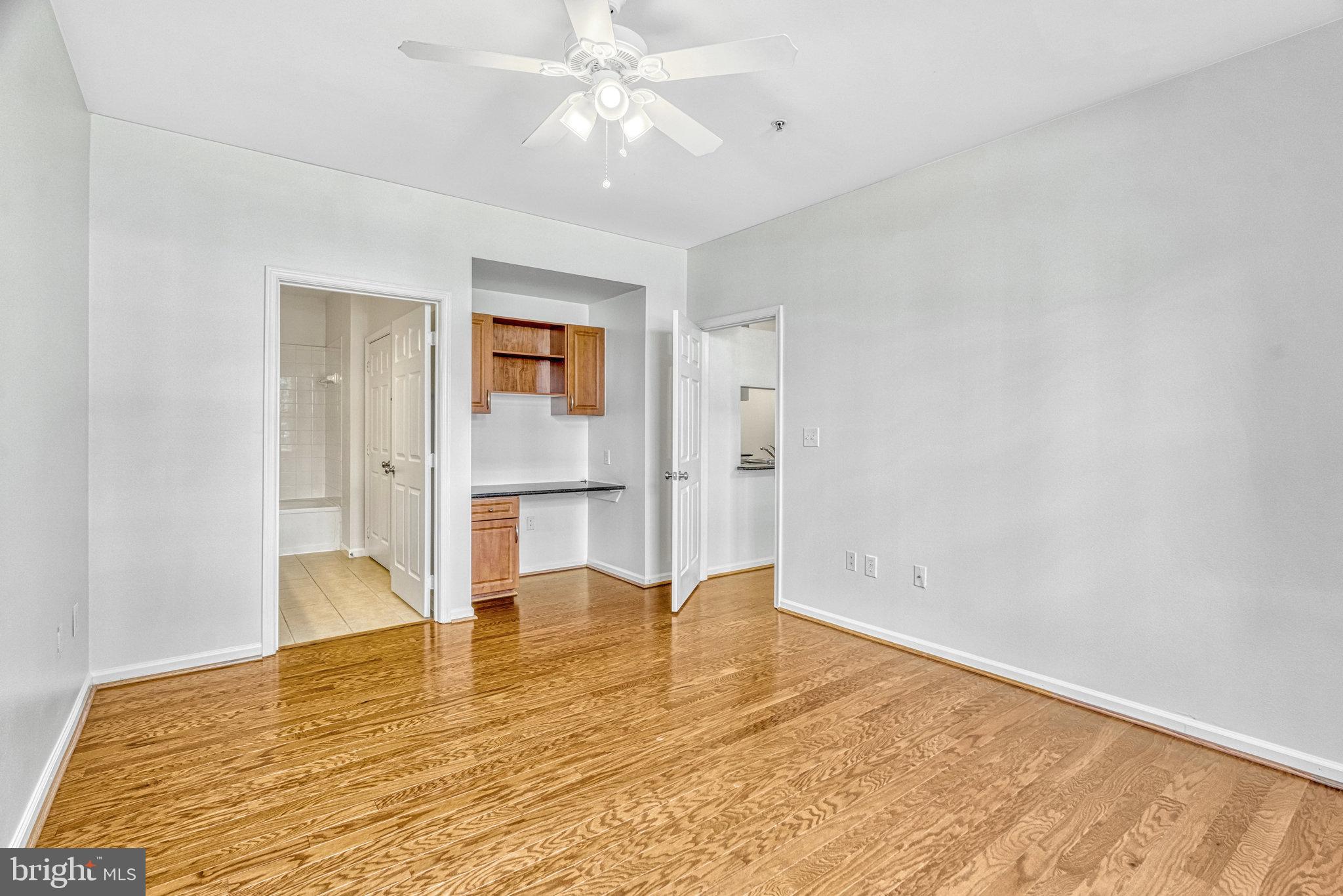 12937 Centre Park Cir #104
