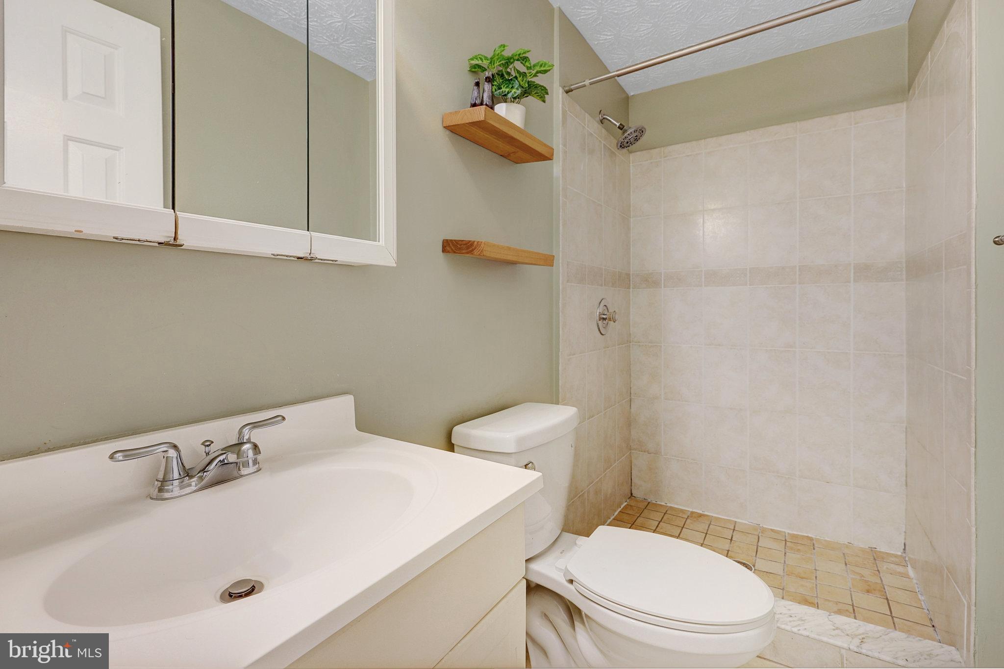1503 TWISTED OAK DR