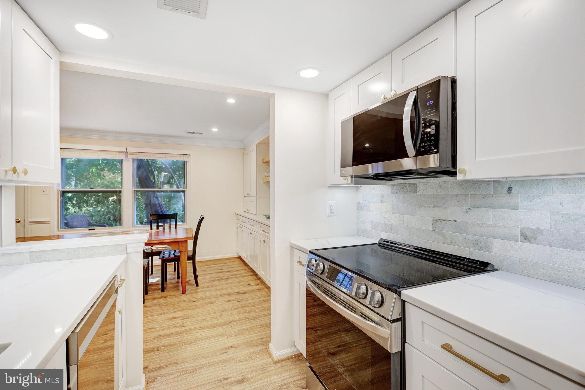1503 TWISTED OAK DR