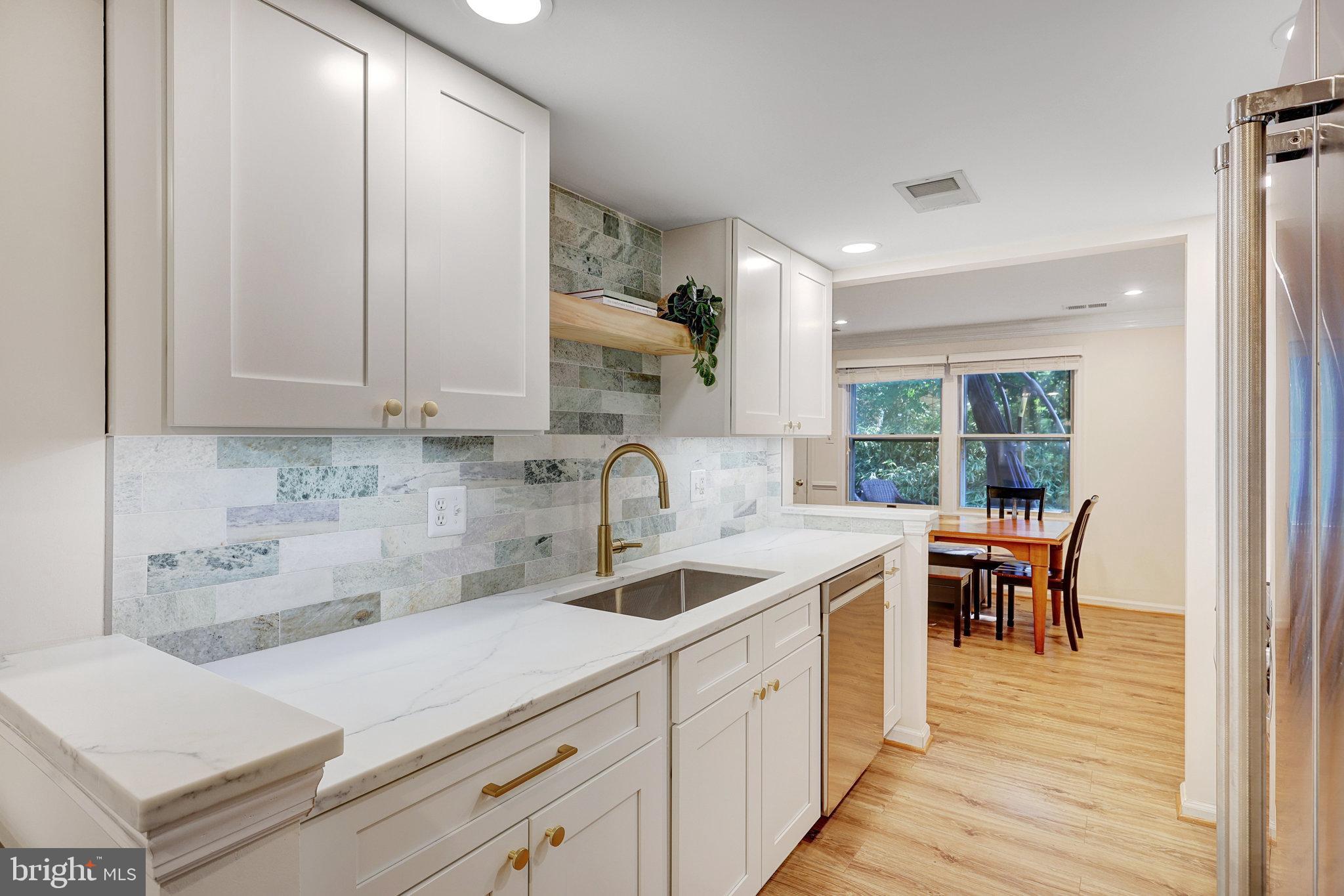 1503 TWISTED OAK DR