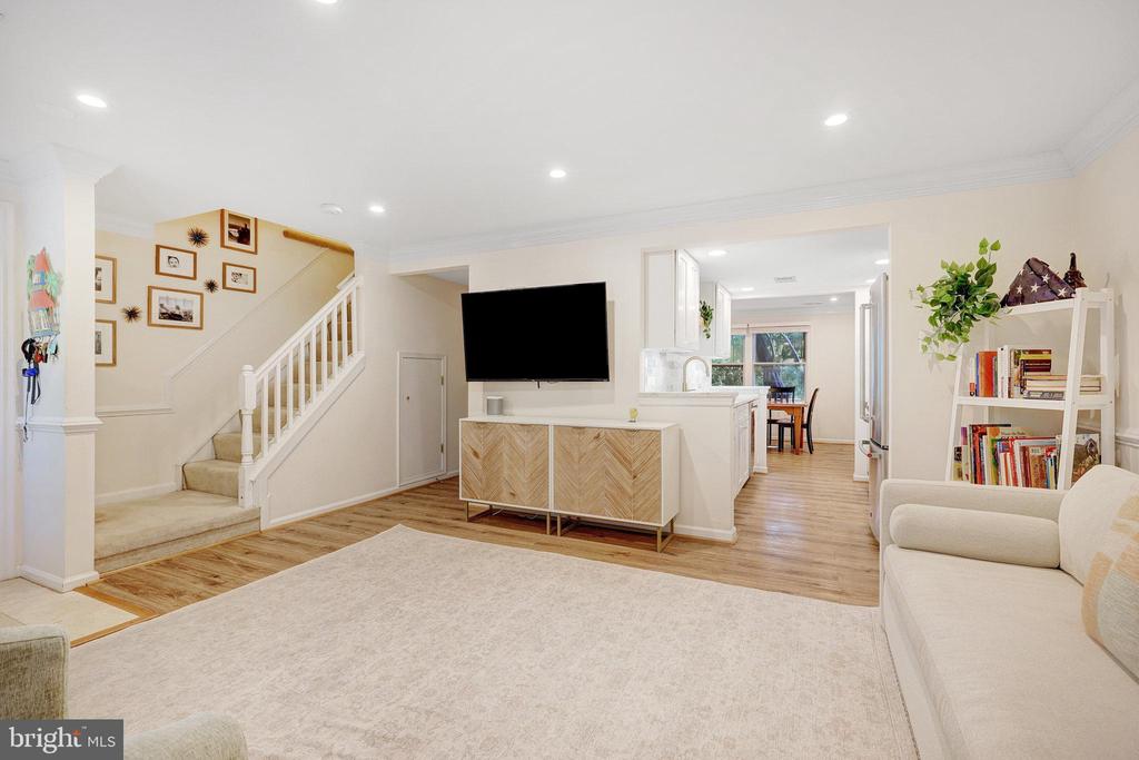 1503 TWISTED OAK DR