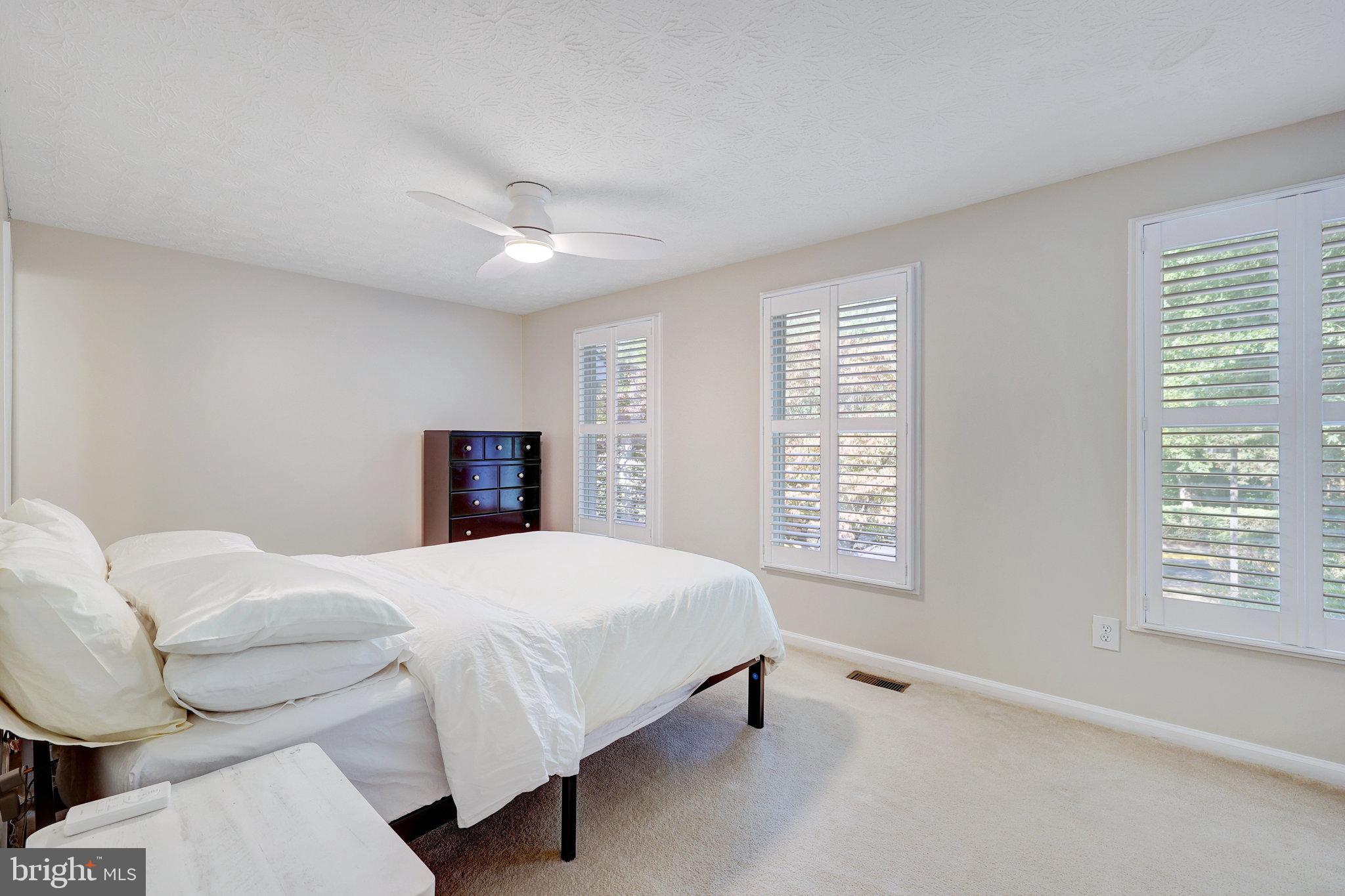 1503 TWISTED OAK DR