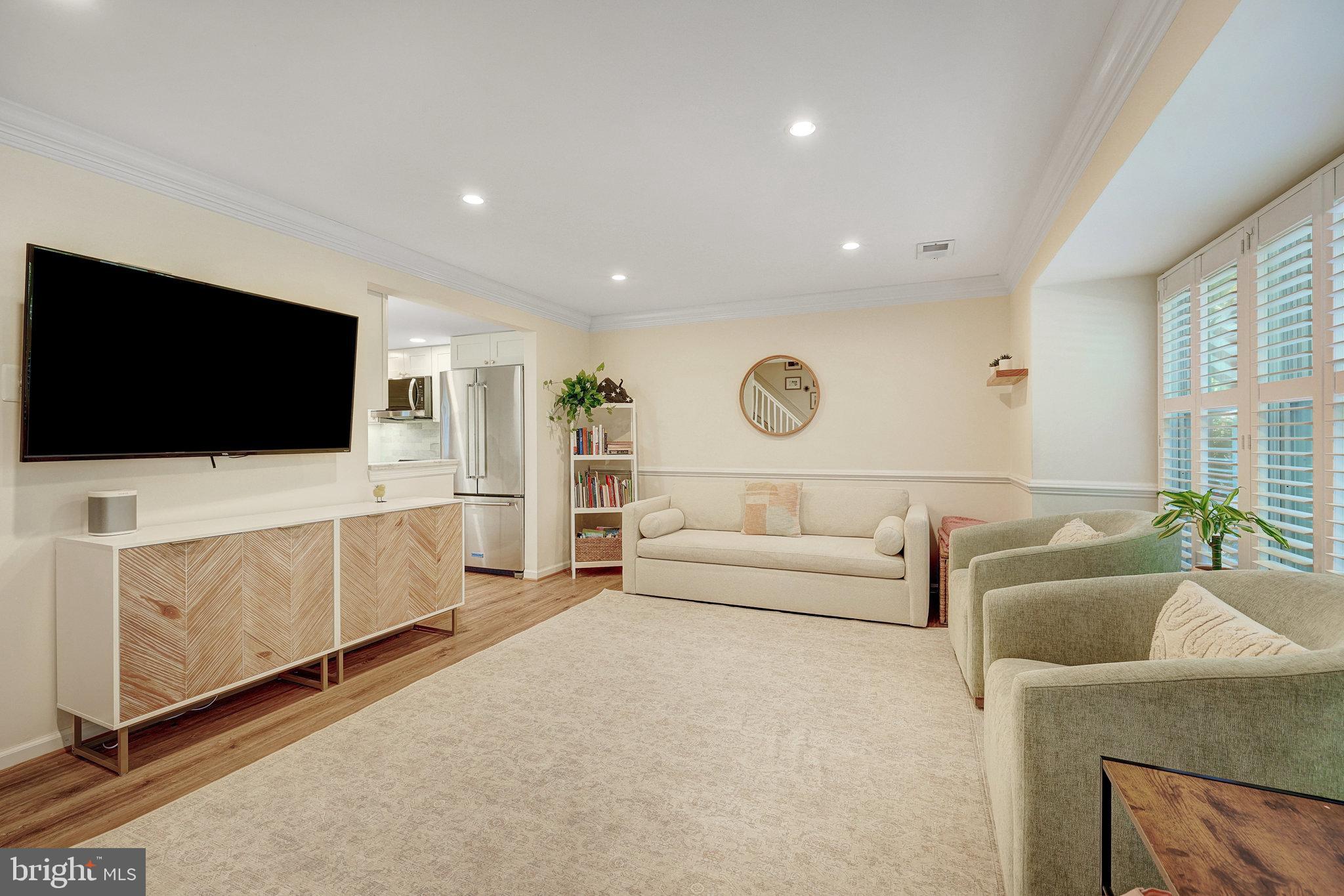 1503 TWISTED OAK DR
