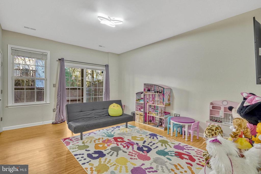 4158 TIMBER LOG WAY