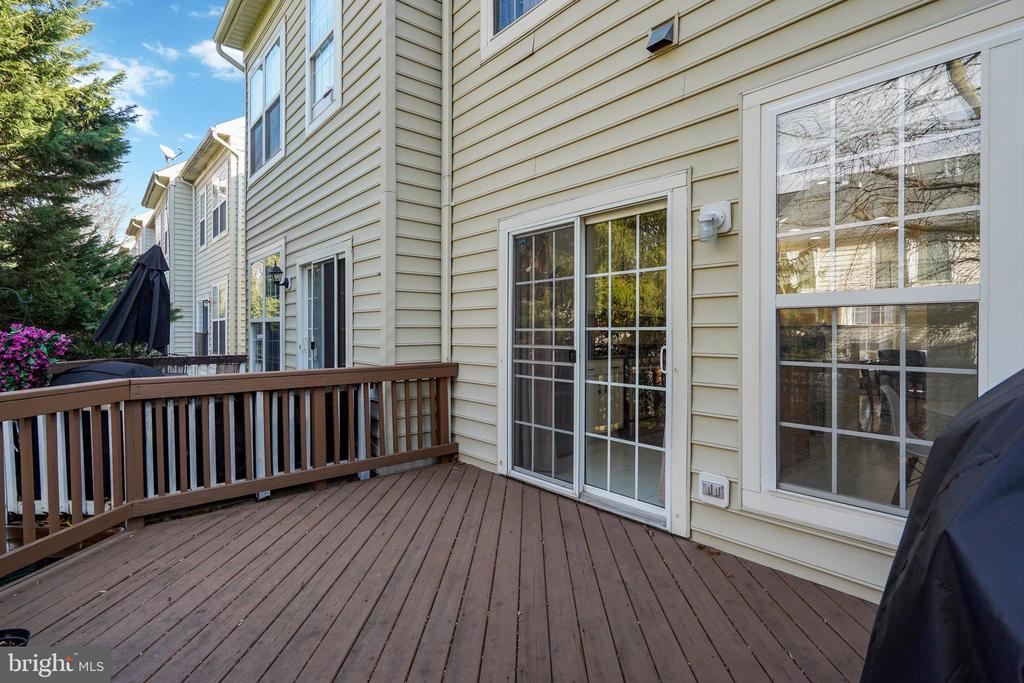 4158 TIMBER LOG WAY