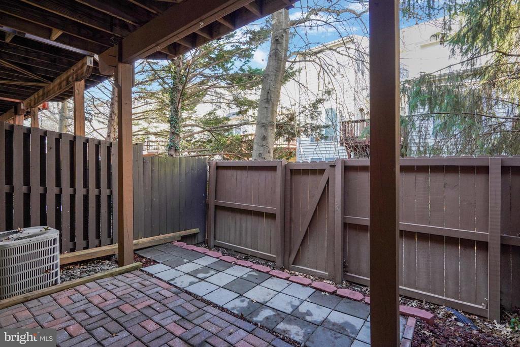 4158 TIMBER LOG WAY