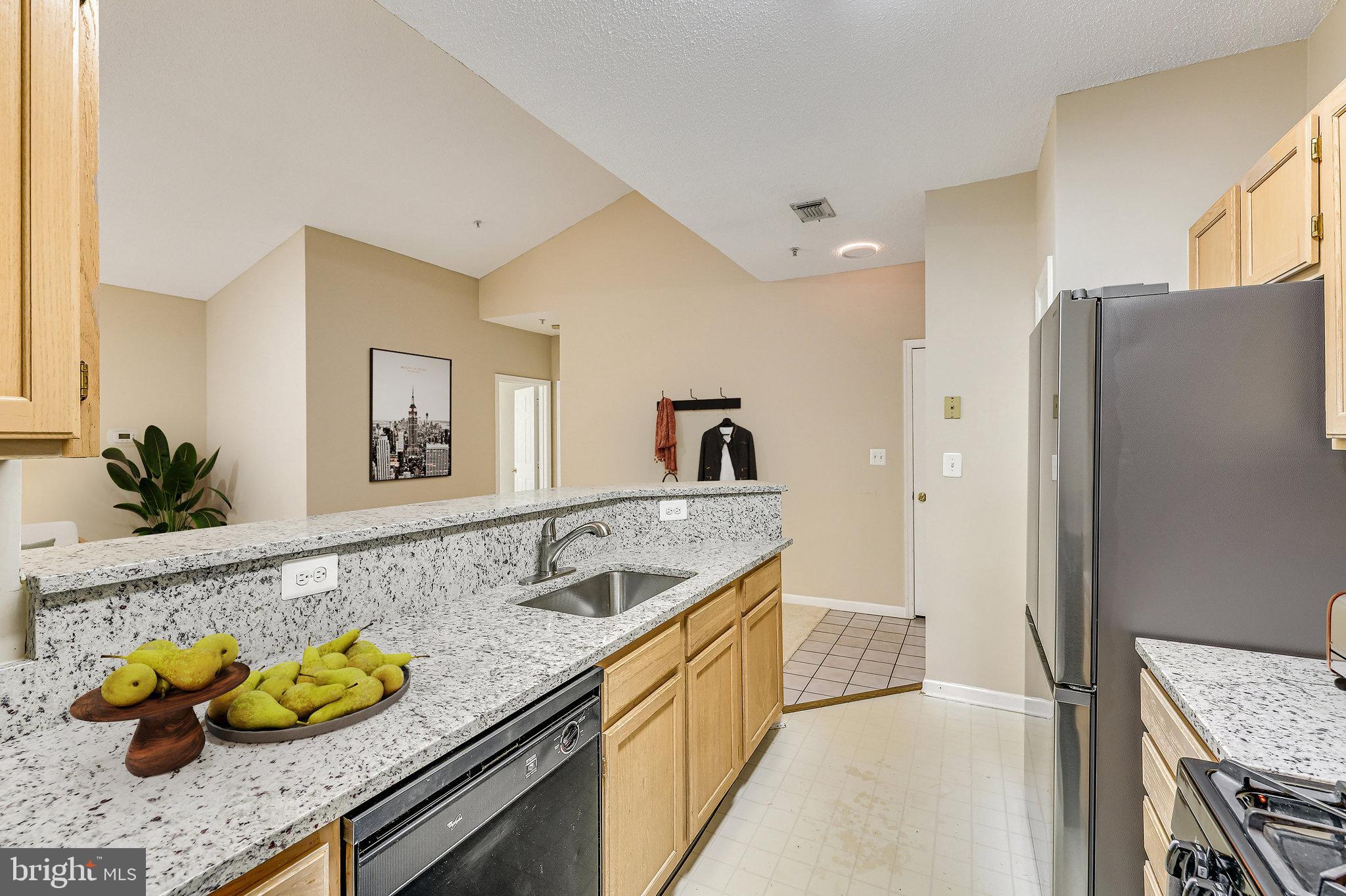 1700 LAKE SHORE CREST DR #34