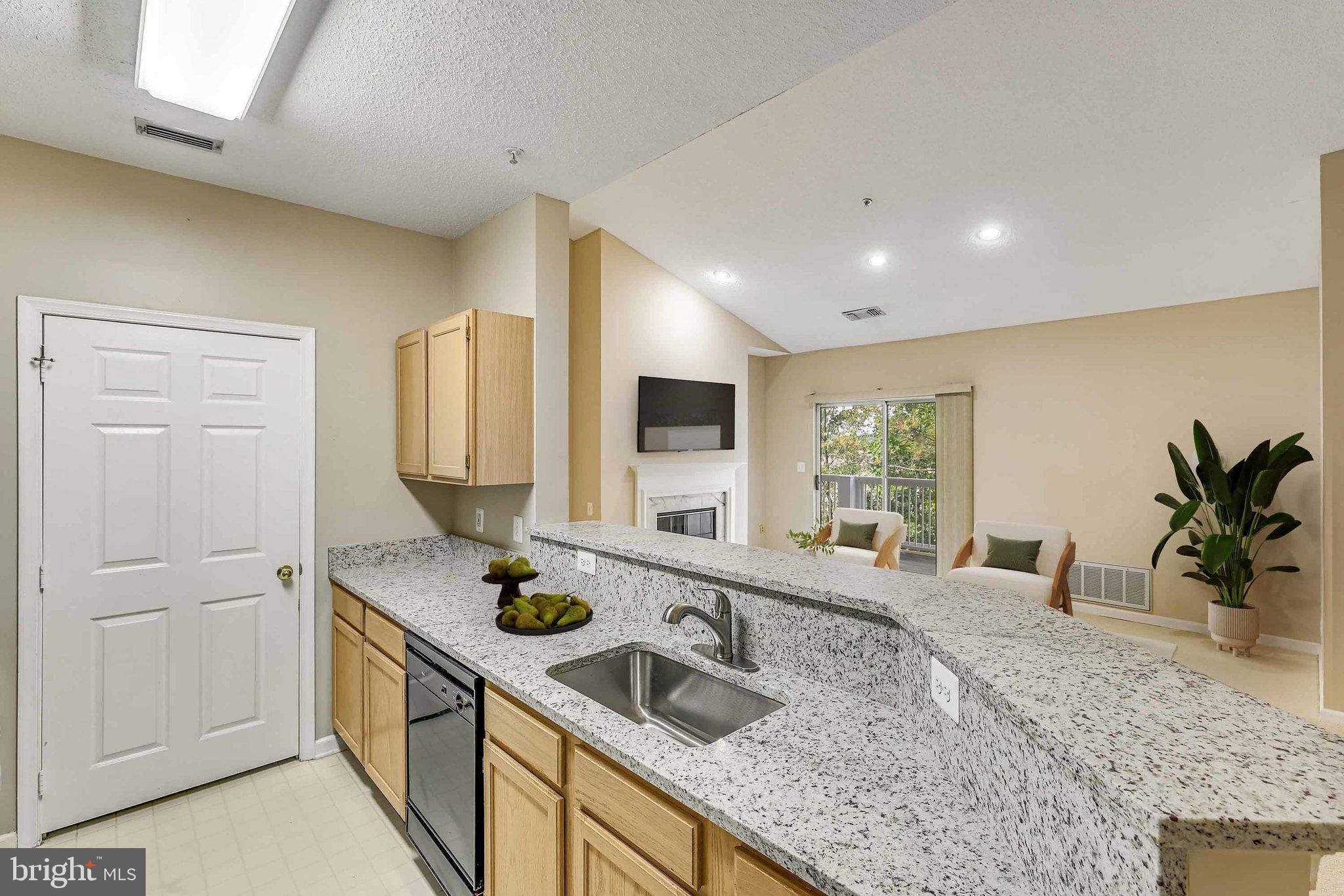 1700 LAKE SHORE CREST DR #34