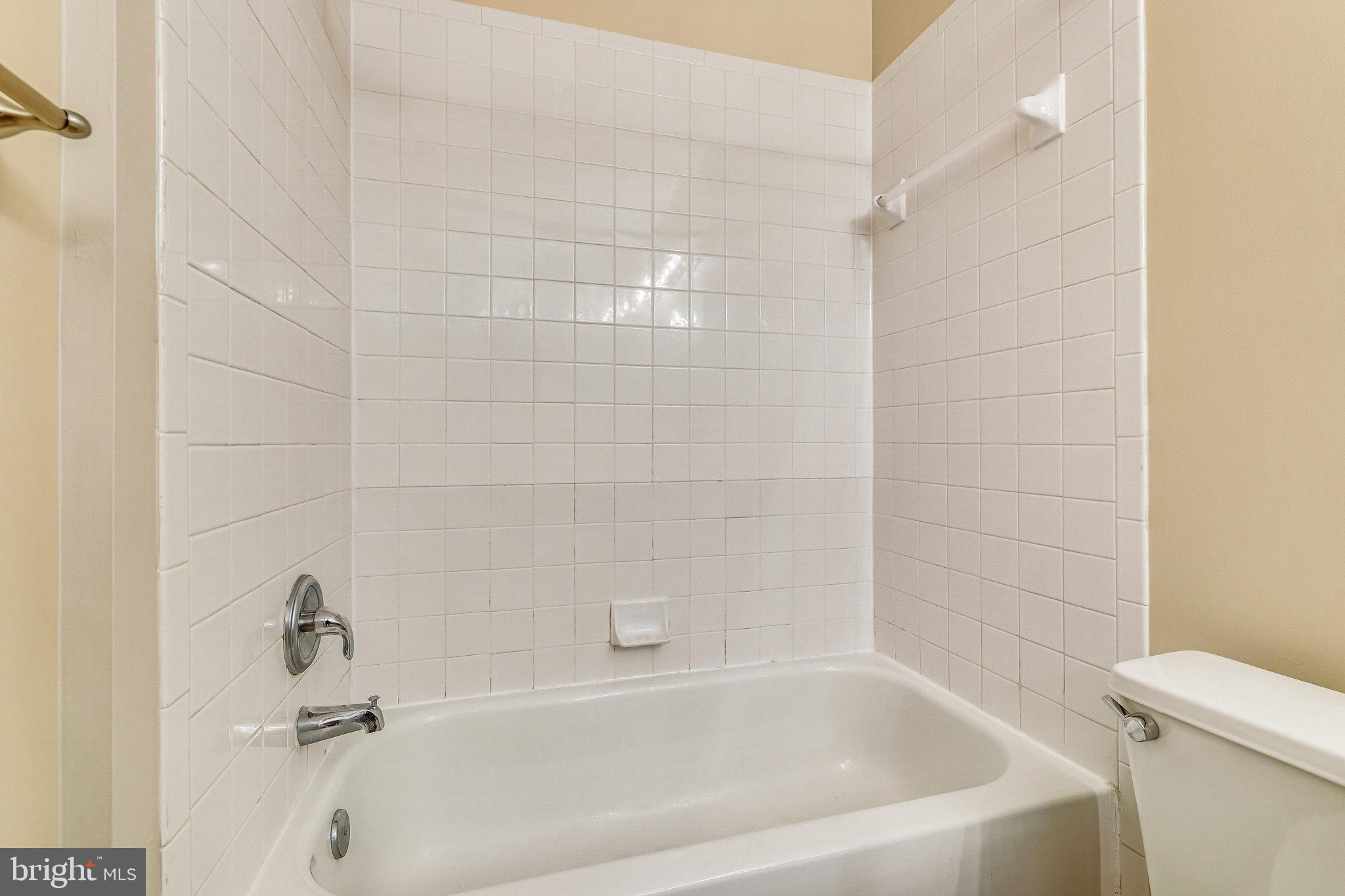 1700 LAKE SHORE CREST DR #34
