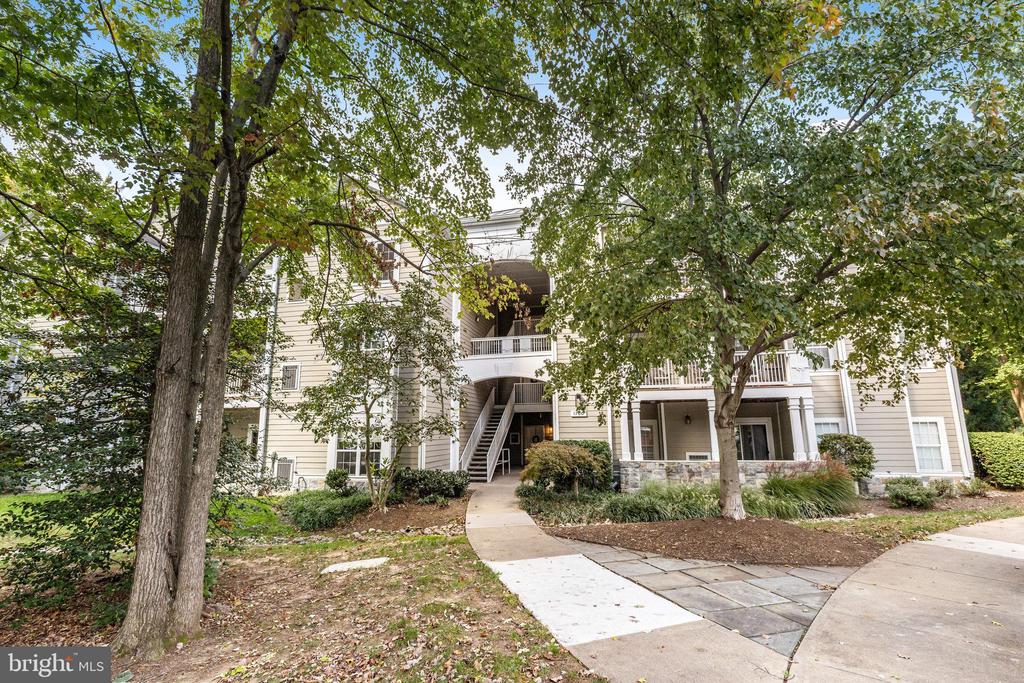 1700 LAKE SHORE CREST DR #34