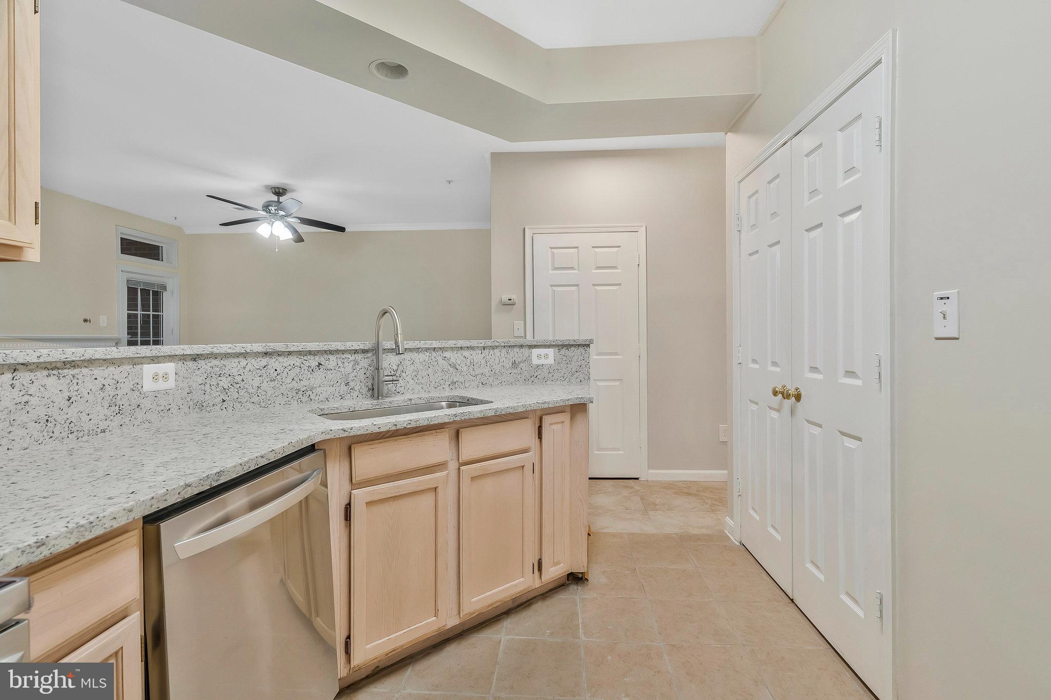 1319 GARDEN WALL CT #404