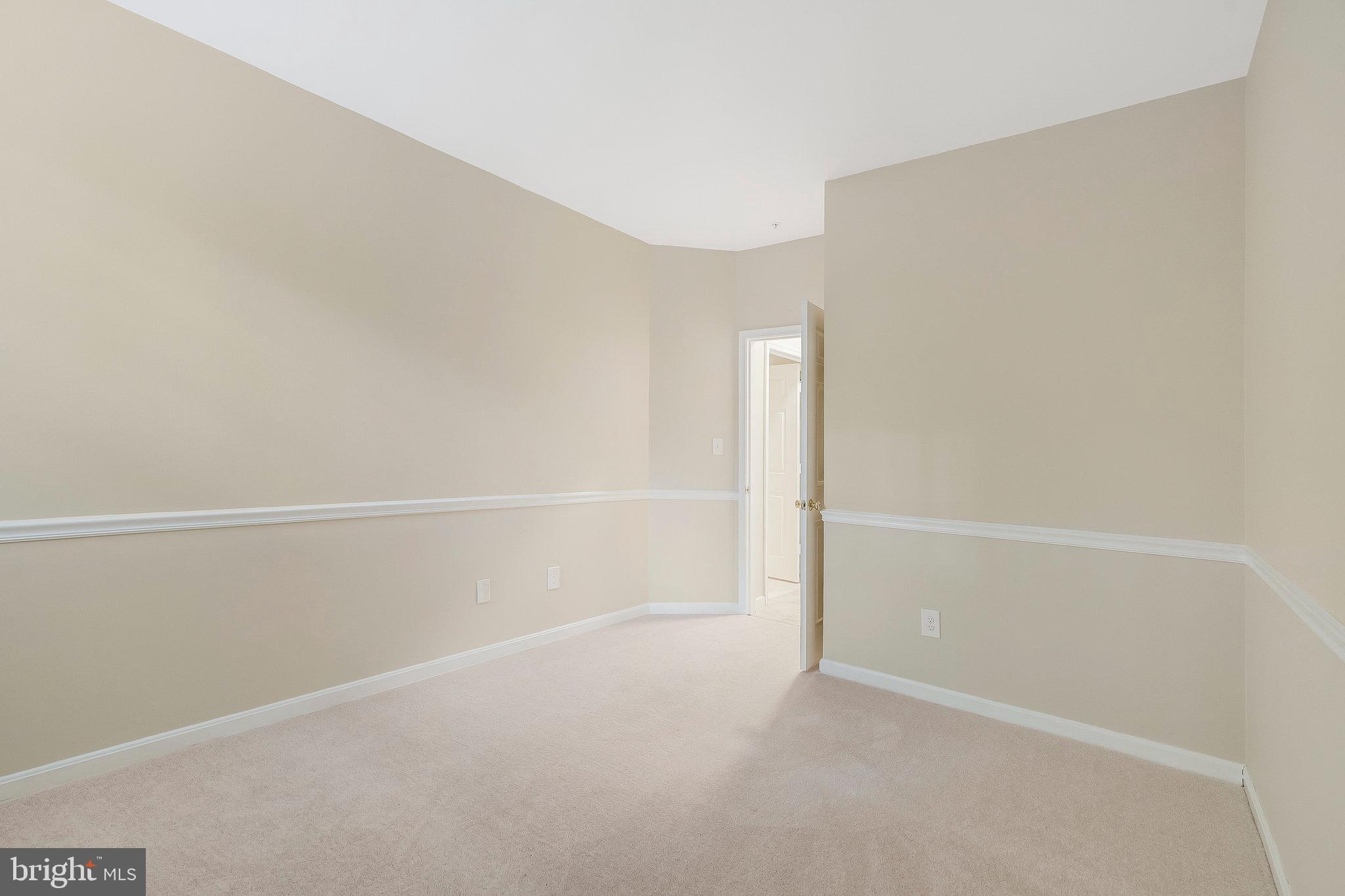 1319 GARDEN WALL CT #404