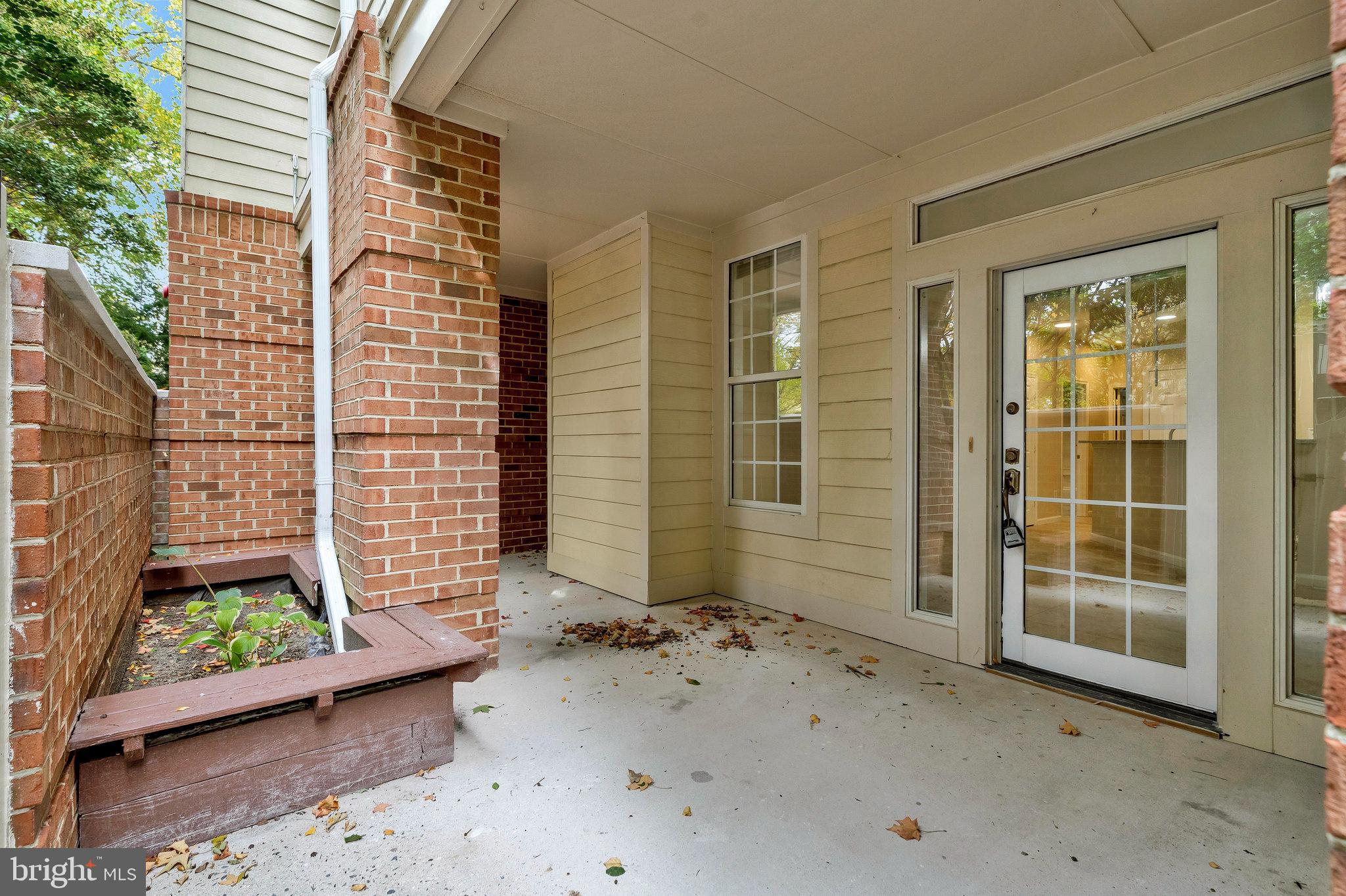 1319 GARDEN WALL CT #404