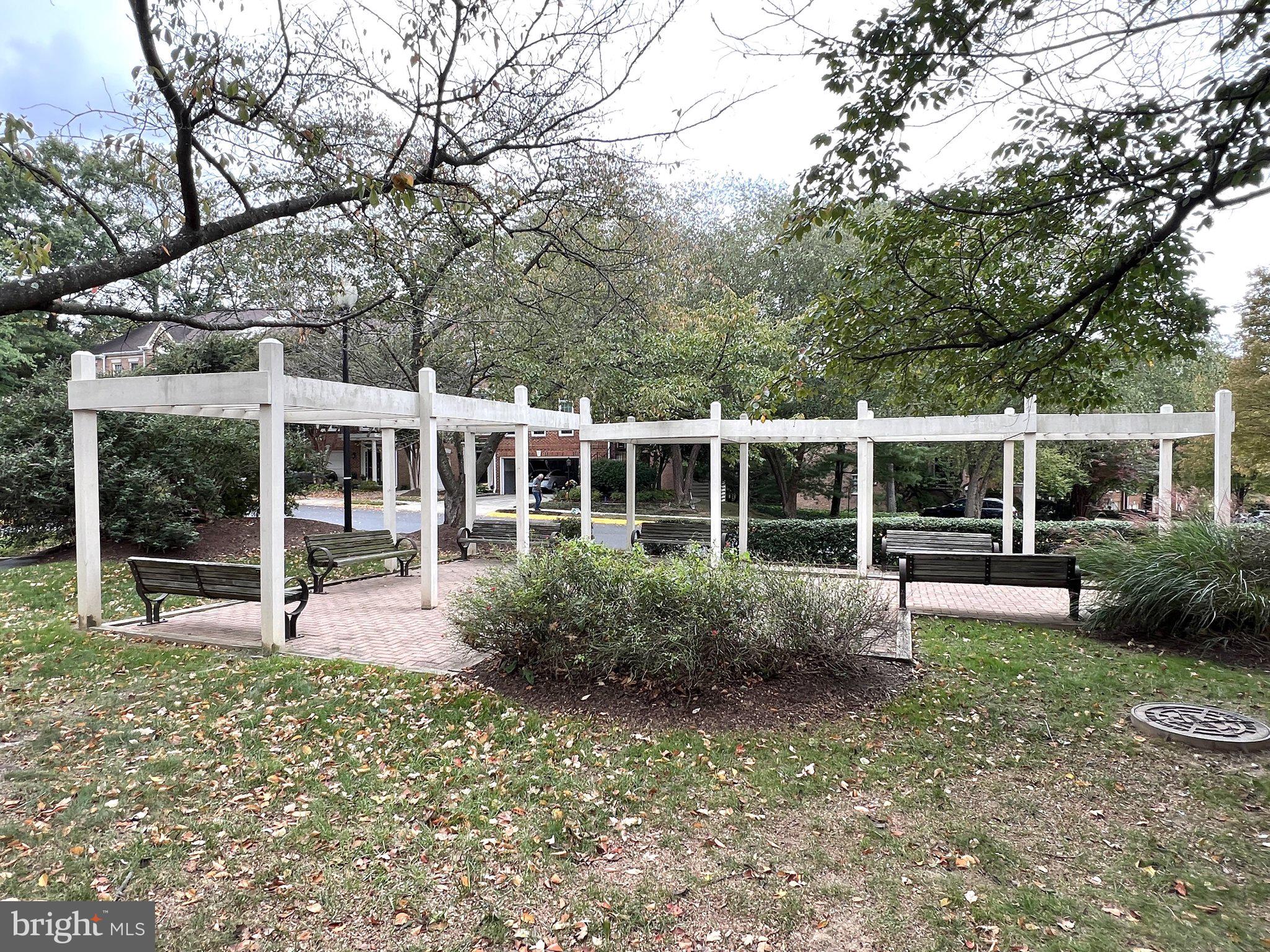 1319 GARDEN WALL CT #404