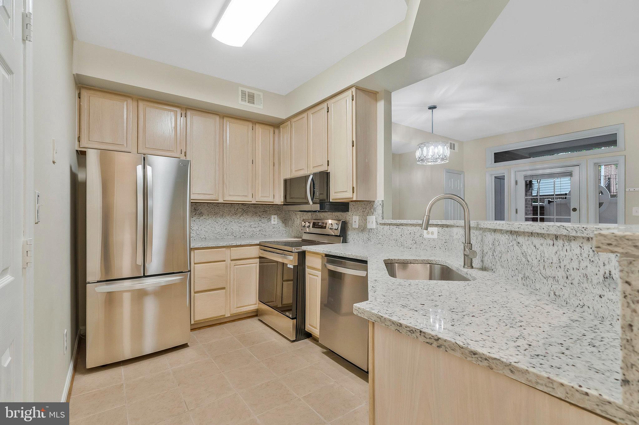 1319 GARDEN WALL CT #404