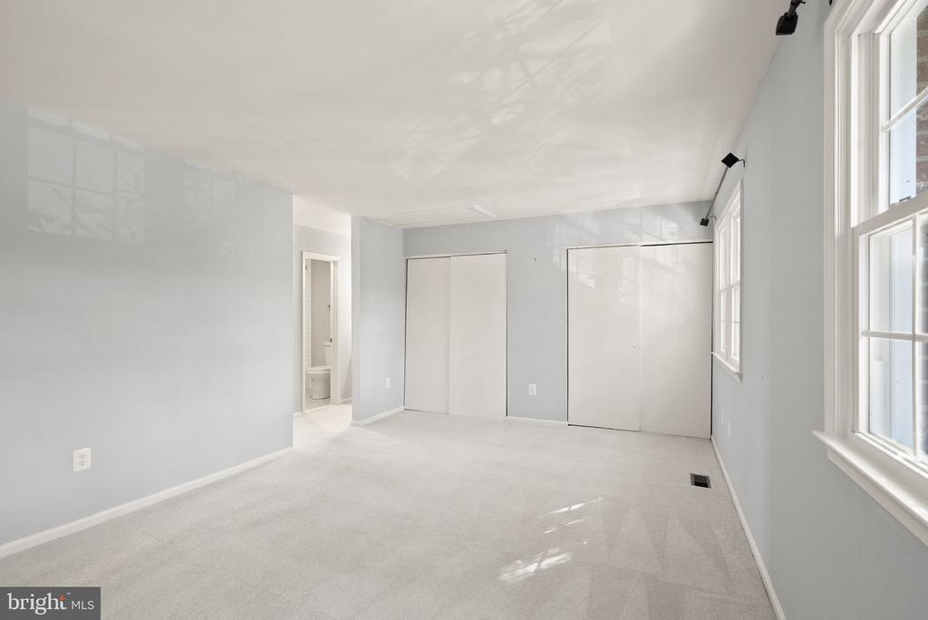 8205 CEDAR LANDING COURT