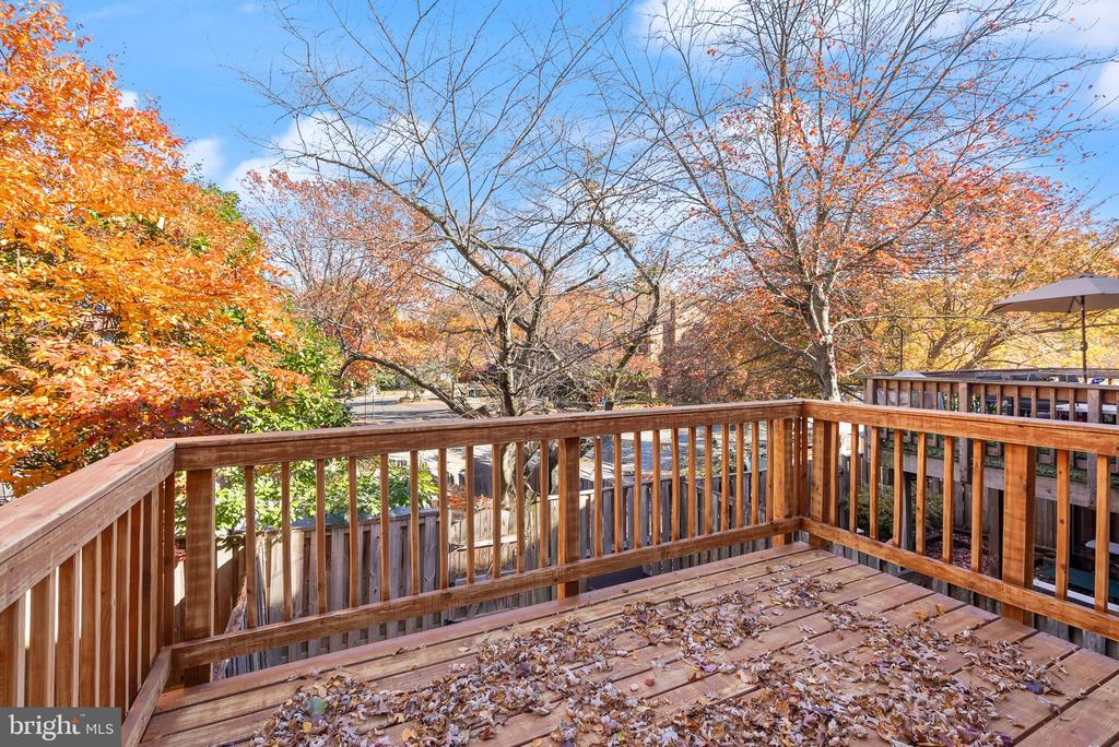 8205 CEDAR LANDING COURT