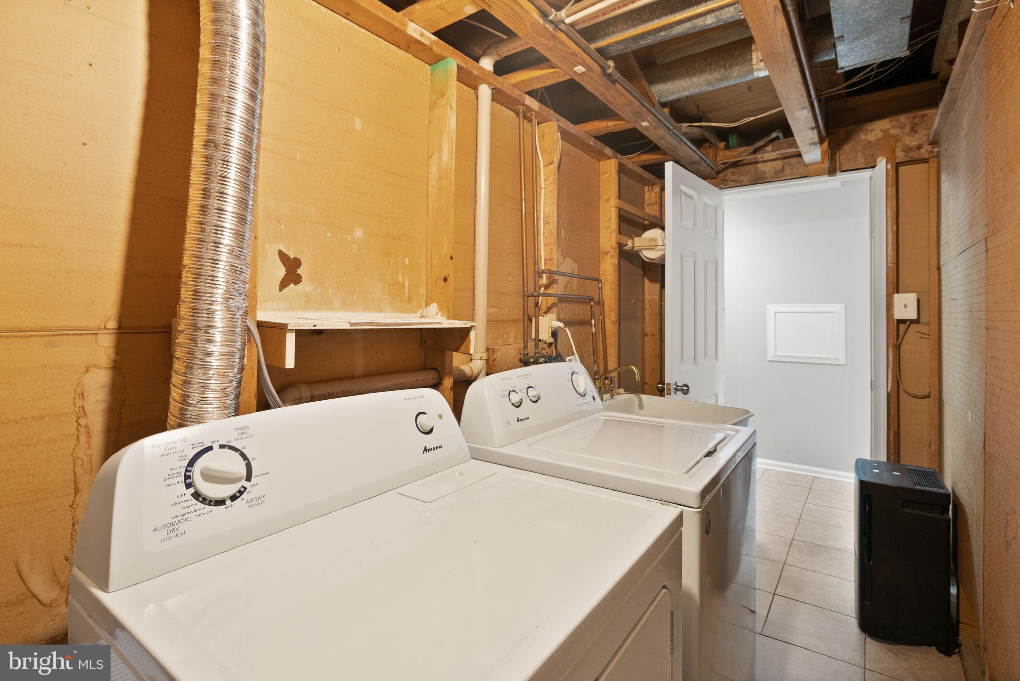 8205 CEDAR LANDING COURT