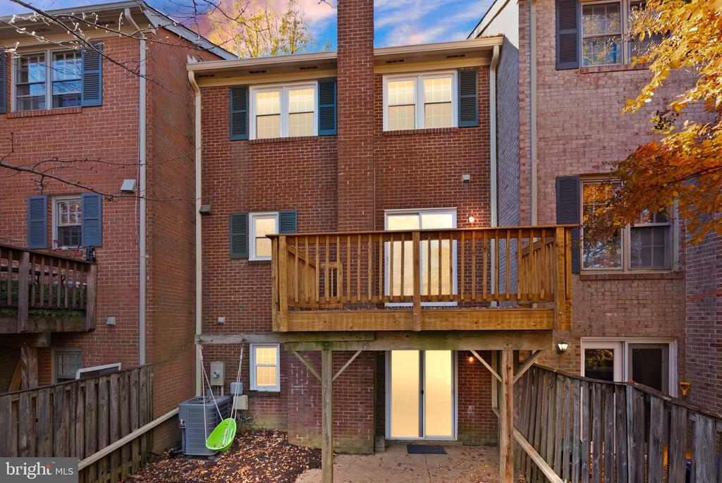 8205 CEDAR LANDING COURT