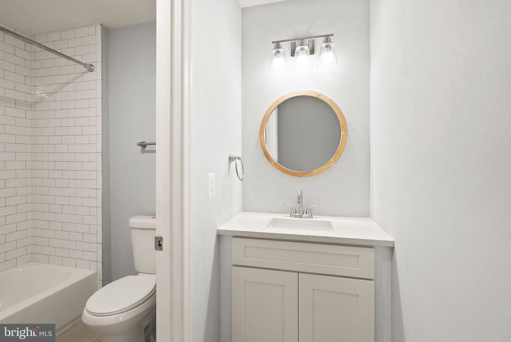 8205 CEDAR LANDING COURT