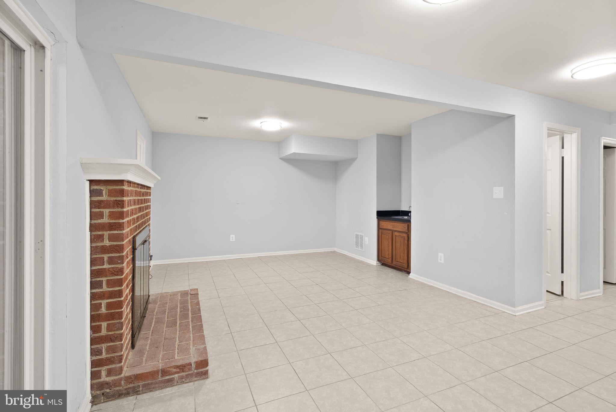 8205 CEDAR LANDING COURT