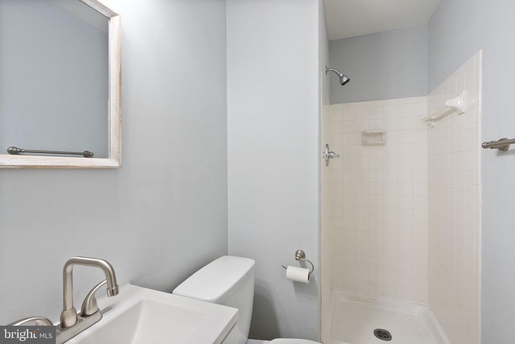 8205 CEDAR LANDING COURT