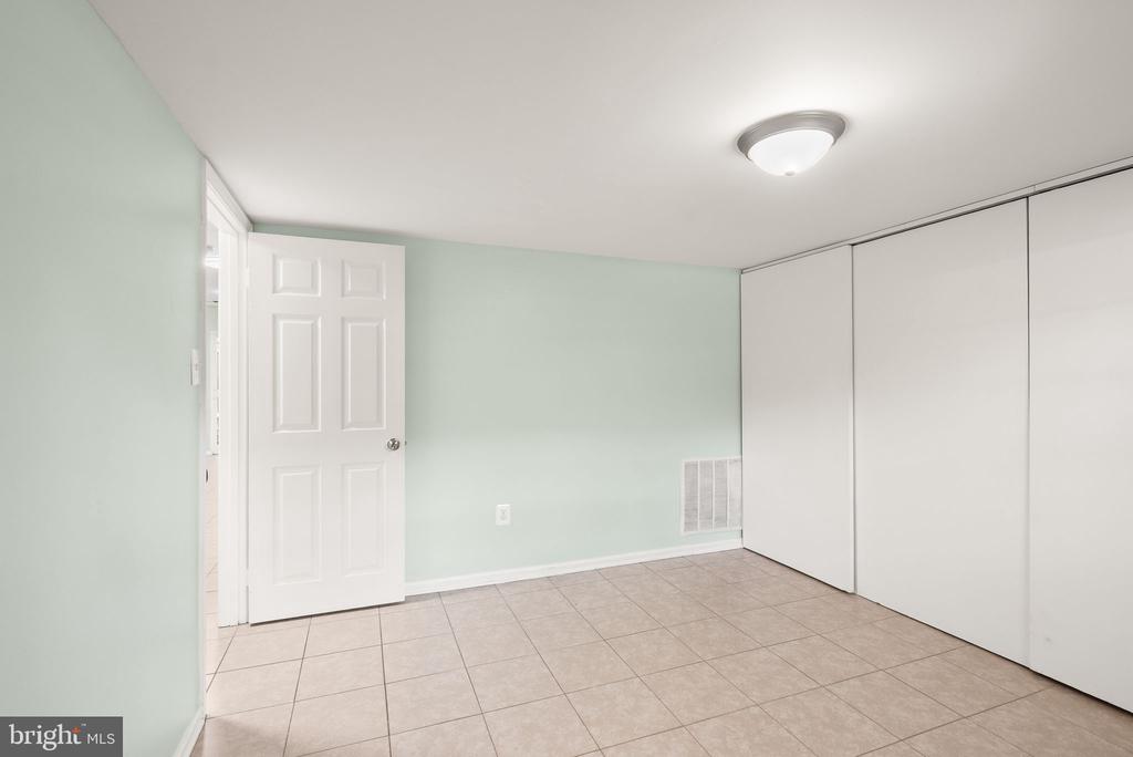 8205 CEDAR LANDING COURT
