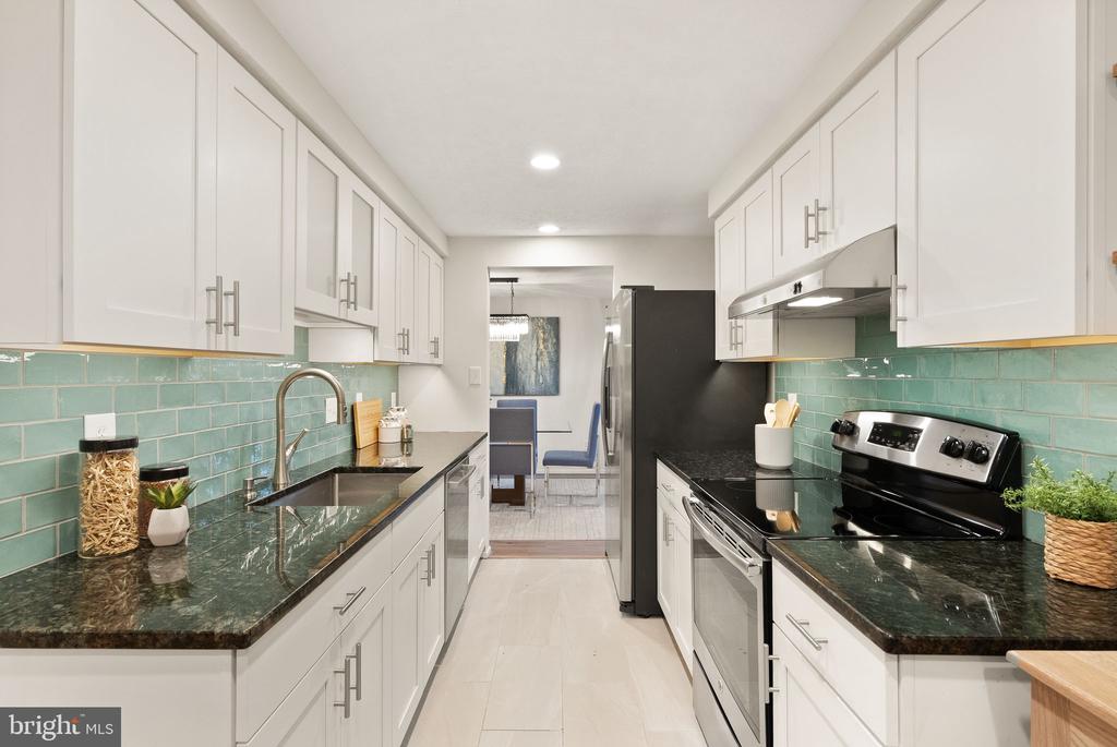 2420 FREETOWN DRIVE