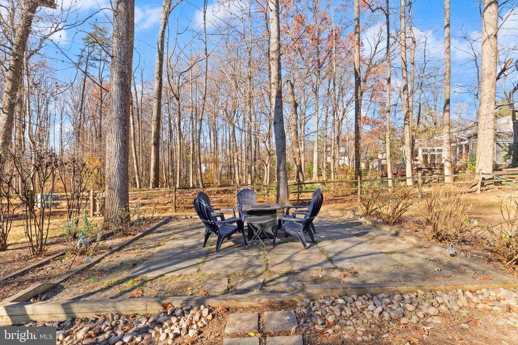 2420 FREETOWN DRIVE