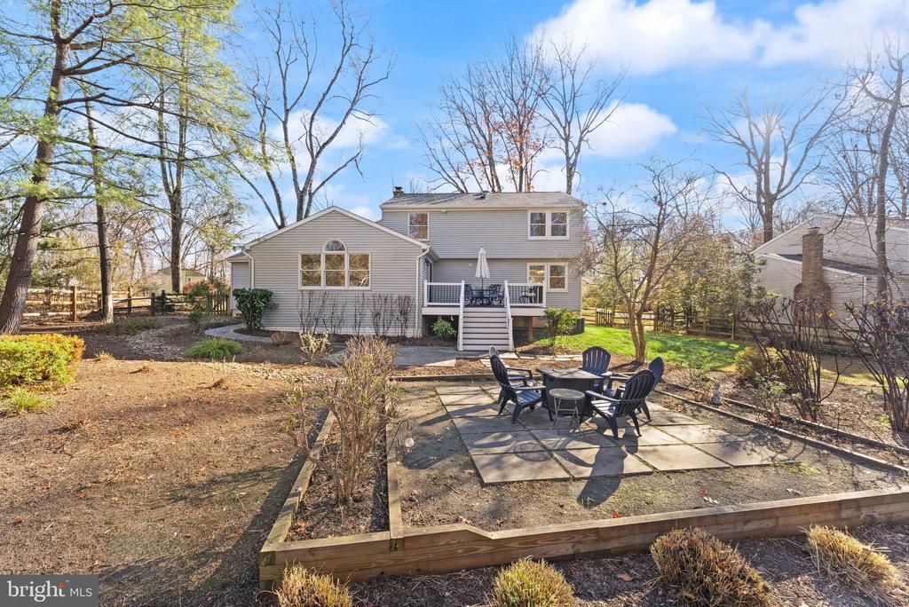 2420 FREETOWN DRIVE