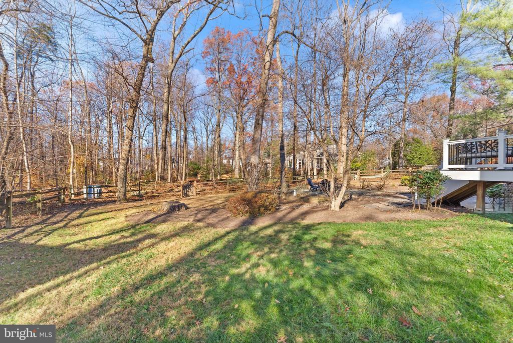 2420 FREETOWN DRIVE