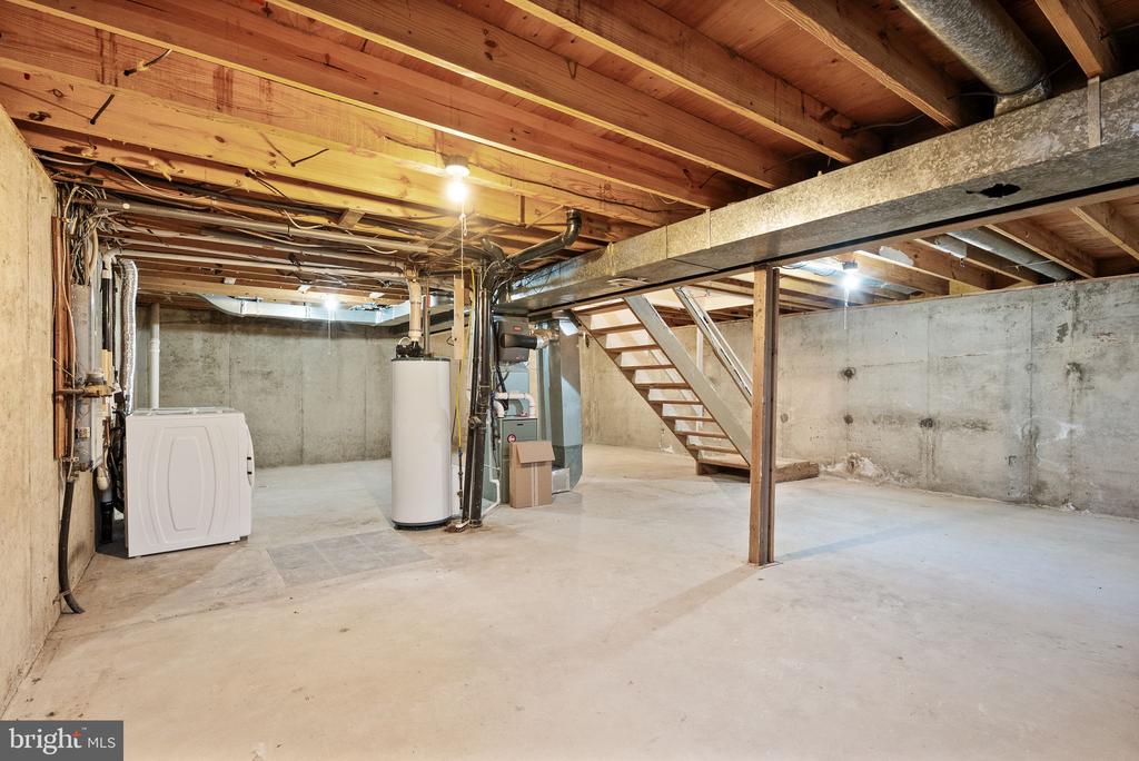 2420 FREETOWN DRIVE