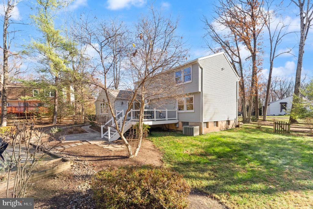 2420 FREETOWN DRIVE